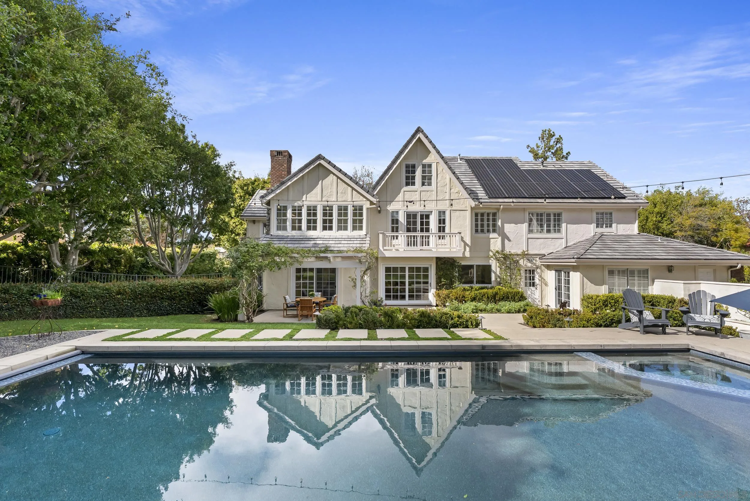 https://cdn.realtyfeed.com/cdn/127/260004389/d68aa1cbbc3a2203b4d303e59c0322c1.webp
