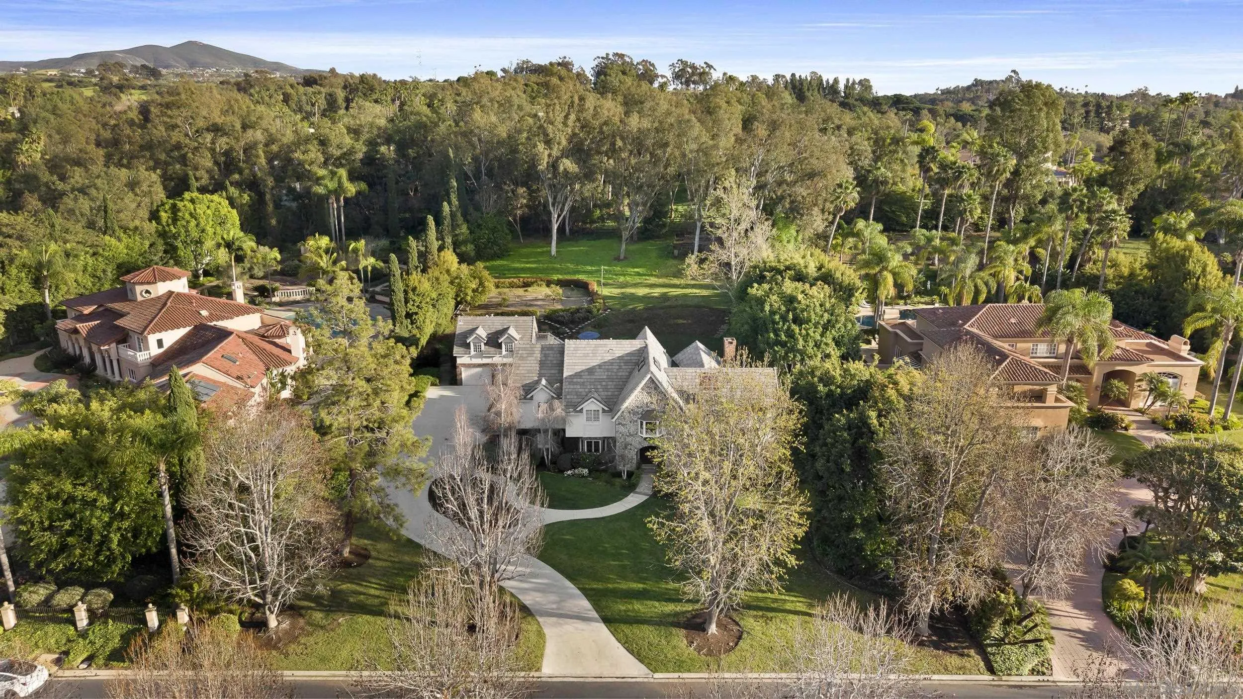 https://cdn.realtyfeed.com/cdn/127/260004389/fd56330ebbef214c2578728f40869c70.webp