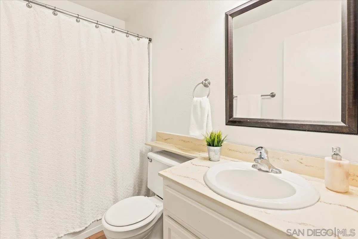 https://cdn.realtyfeed.com/cdn/127/260004400/6548e69d9c07e660218e24072798087d.webp