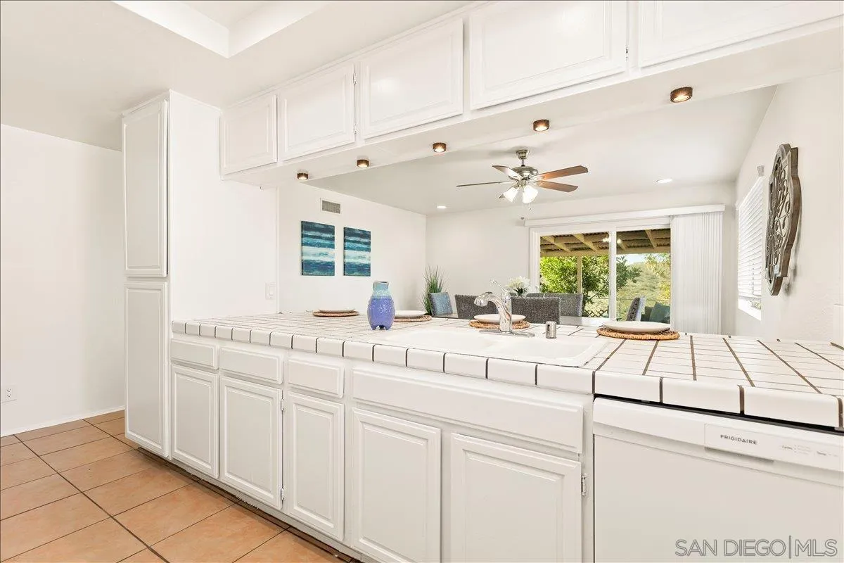 https://cdn.realtyfeed.com/cdn/127/260004400/82847ca40ad78bf3e8393529fe7bfed4.webp