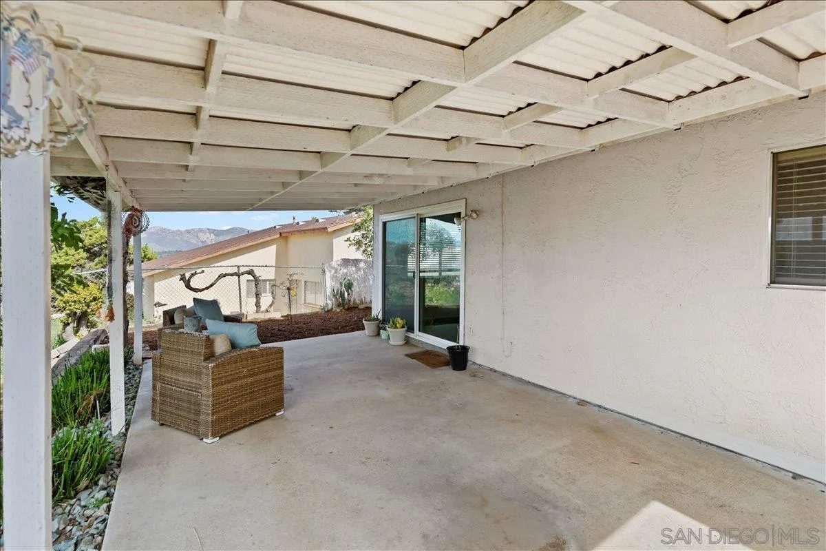 https://cdn.realtyfeed.com/cdn/127/260004400/b02cec3e5c9da0f30509cad177a11a04.webp