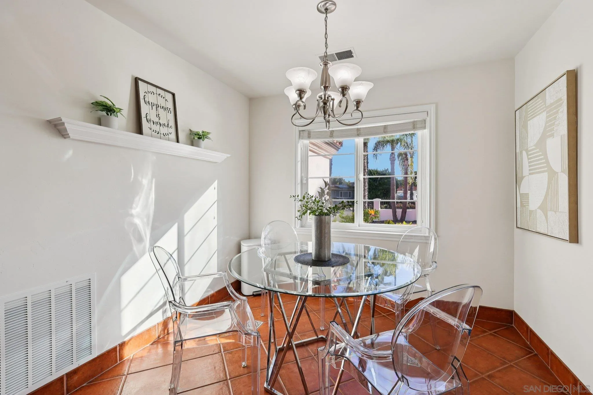 https://cdn.realtyfeed.com/cdn/127/260004407/11dd370d61aa16e416aa948fc63a002b.webp