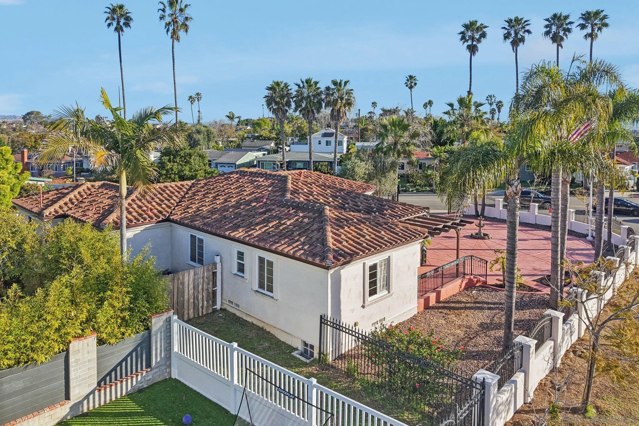 https://cdn.realtyfeed.com/cdn/127/260004407/2b8e258c16584396d98d762944dd83d6.webp