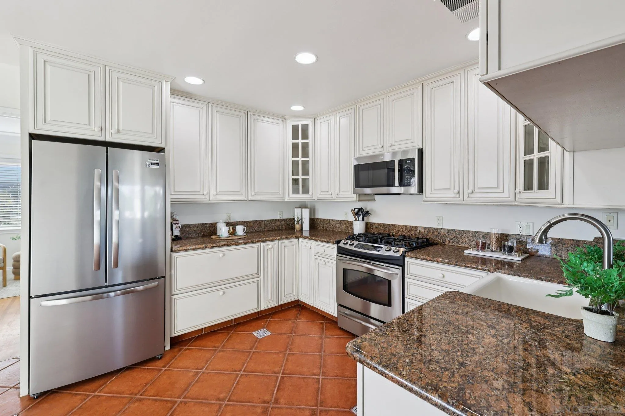 https://cdn.realtyfeed.com/cdn/127/260004407/4c915b464ffa267635a6af49f53d10e9.webp