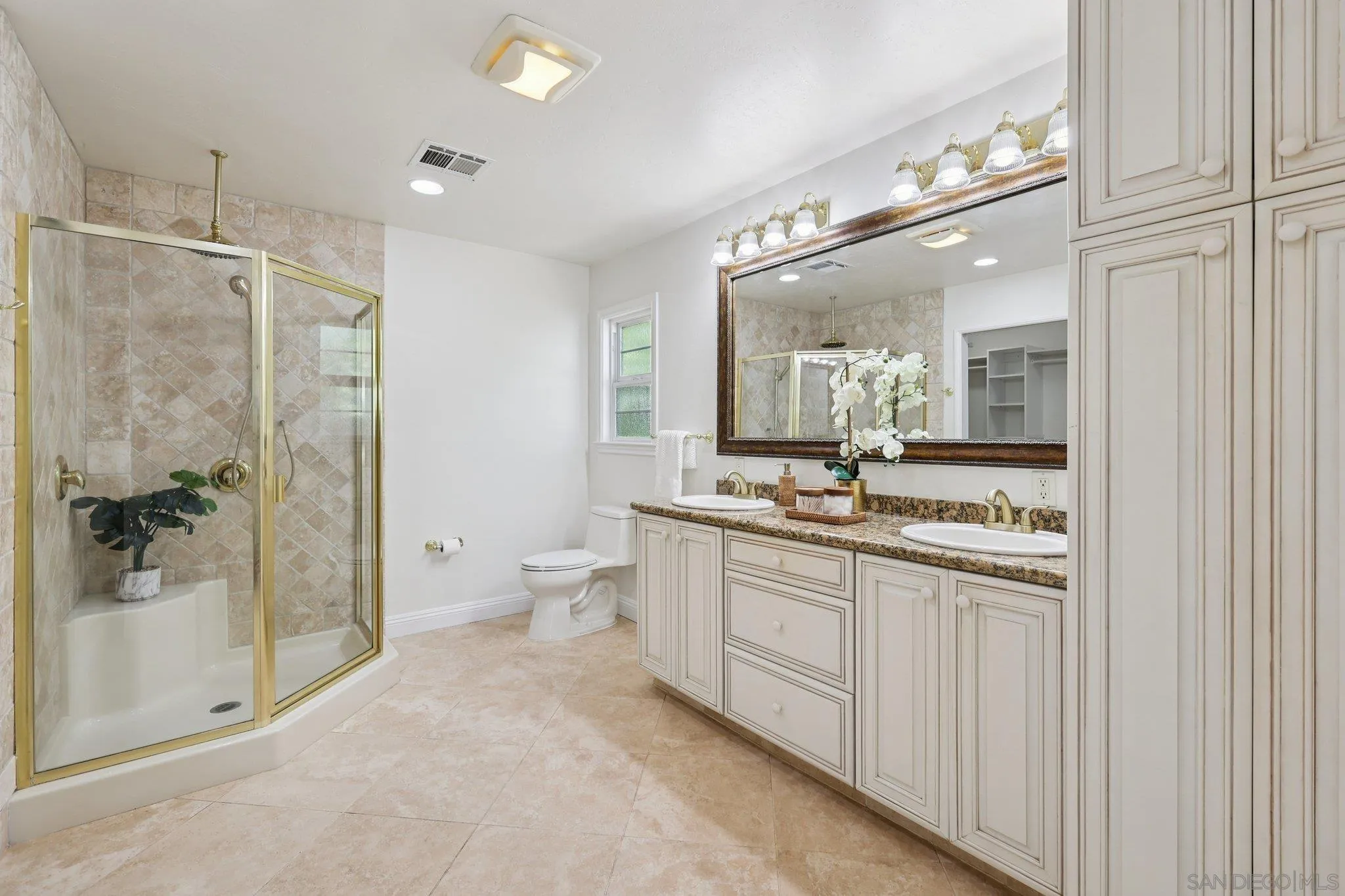 https://cdn.realtyfeed.com/cdn/127/260004407/7e4f68a7e14bc0b2ce9699c3d3761384.webp