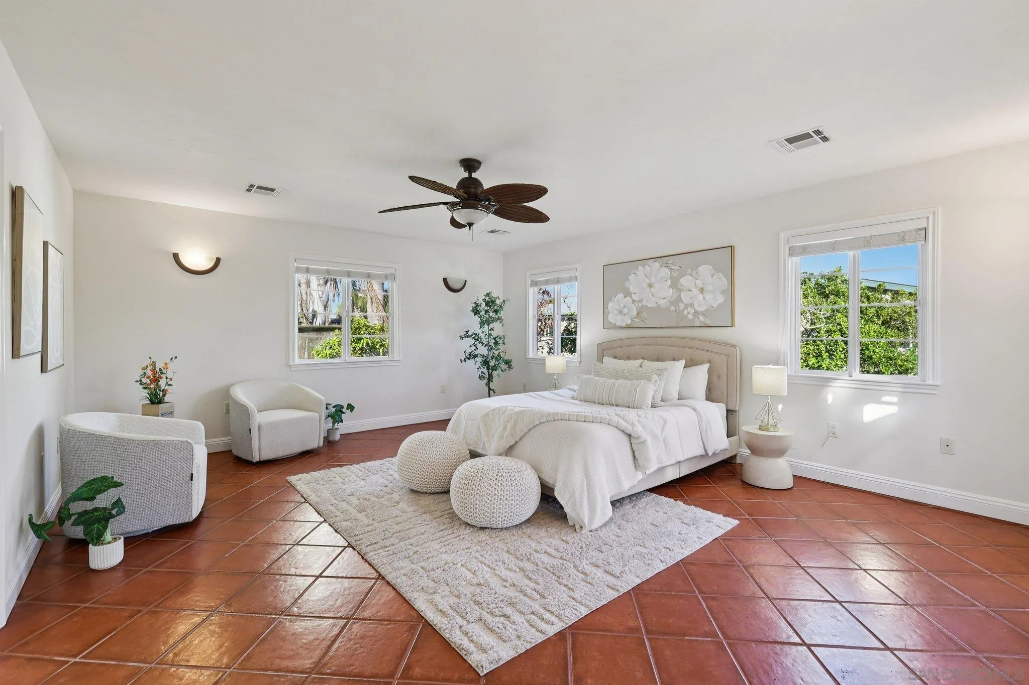 https://cdn.realtyfeed.com/cdn/127/260004407/9122233575216520e27ea753384ed4c5.webp
