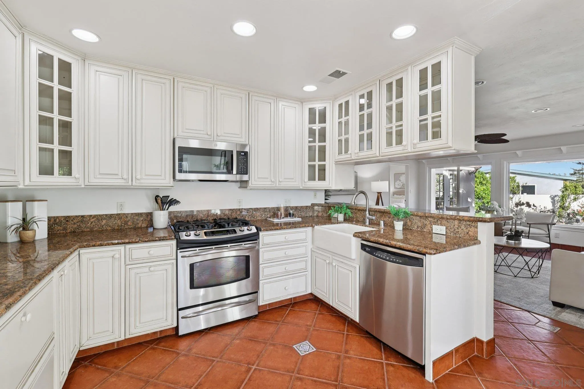 https://cdn.realtyfeed.com/cdn/127/260004407/ec1e3dc279a87aad3afd62d13edb2da6.webp