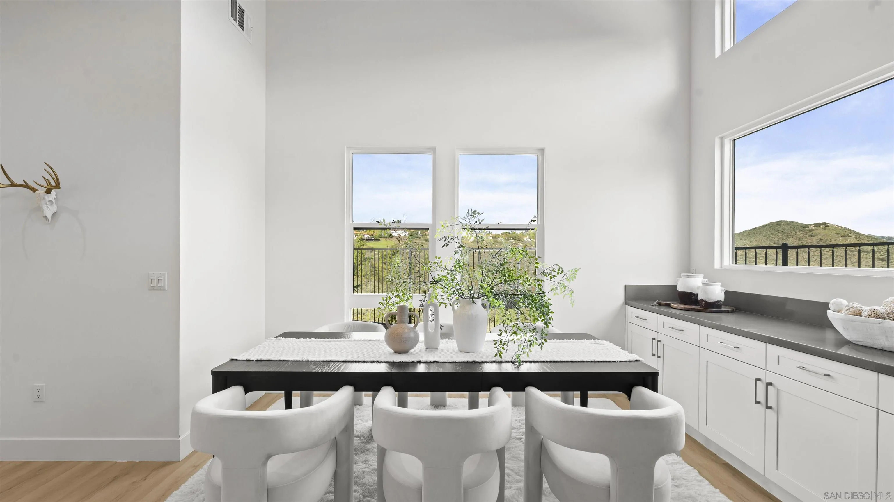 https://cdn.realtyfeed.com/cdn/127/260004414/4379f4c221943354d508d2ac9ebcd191.webp