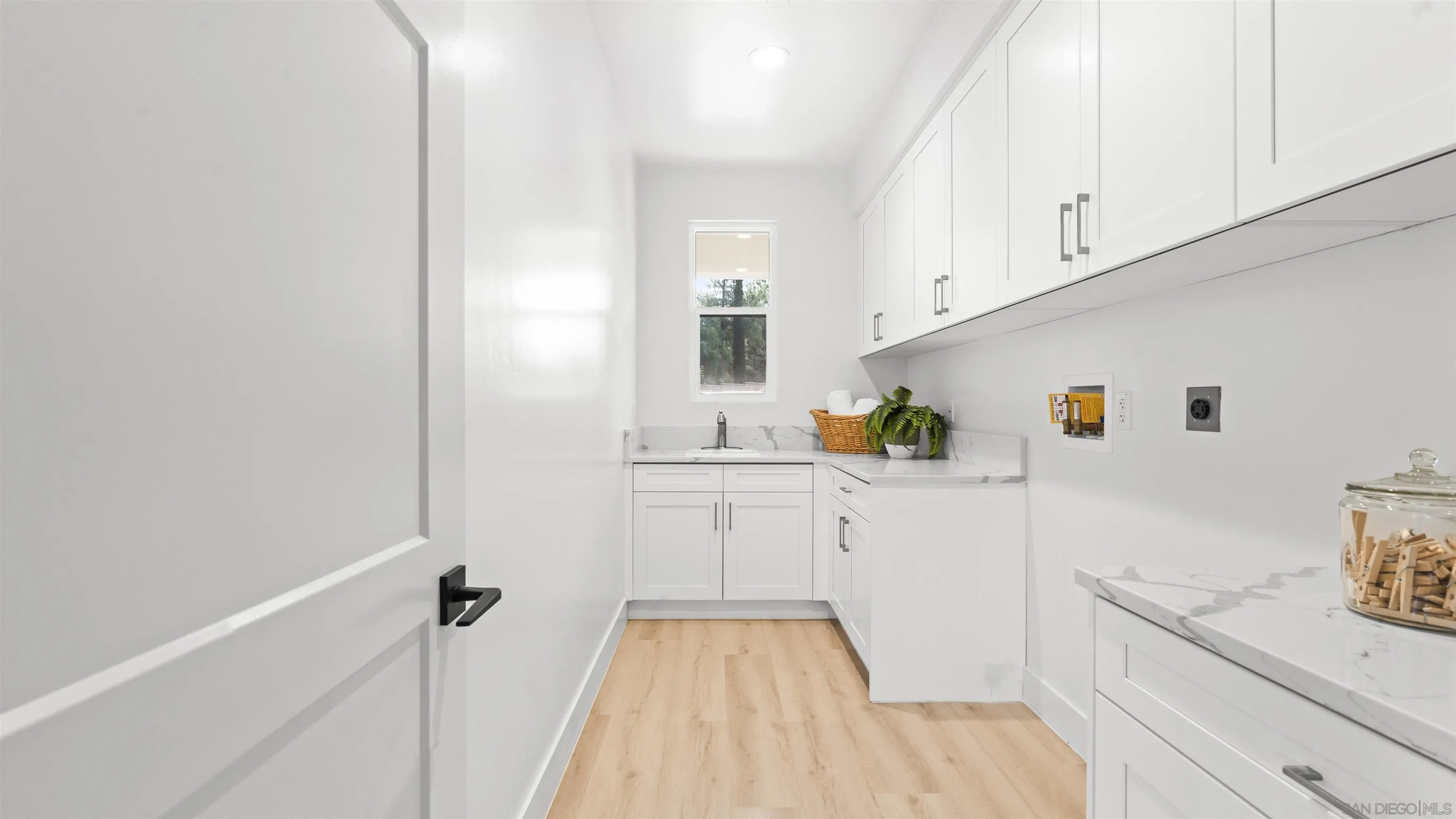 https://cdn.realtyfeed.com/cdn/127/260004414/9f68fd9d373a88d8b966f6d54a0e282c.webp