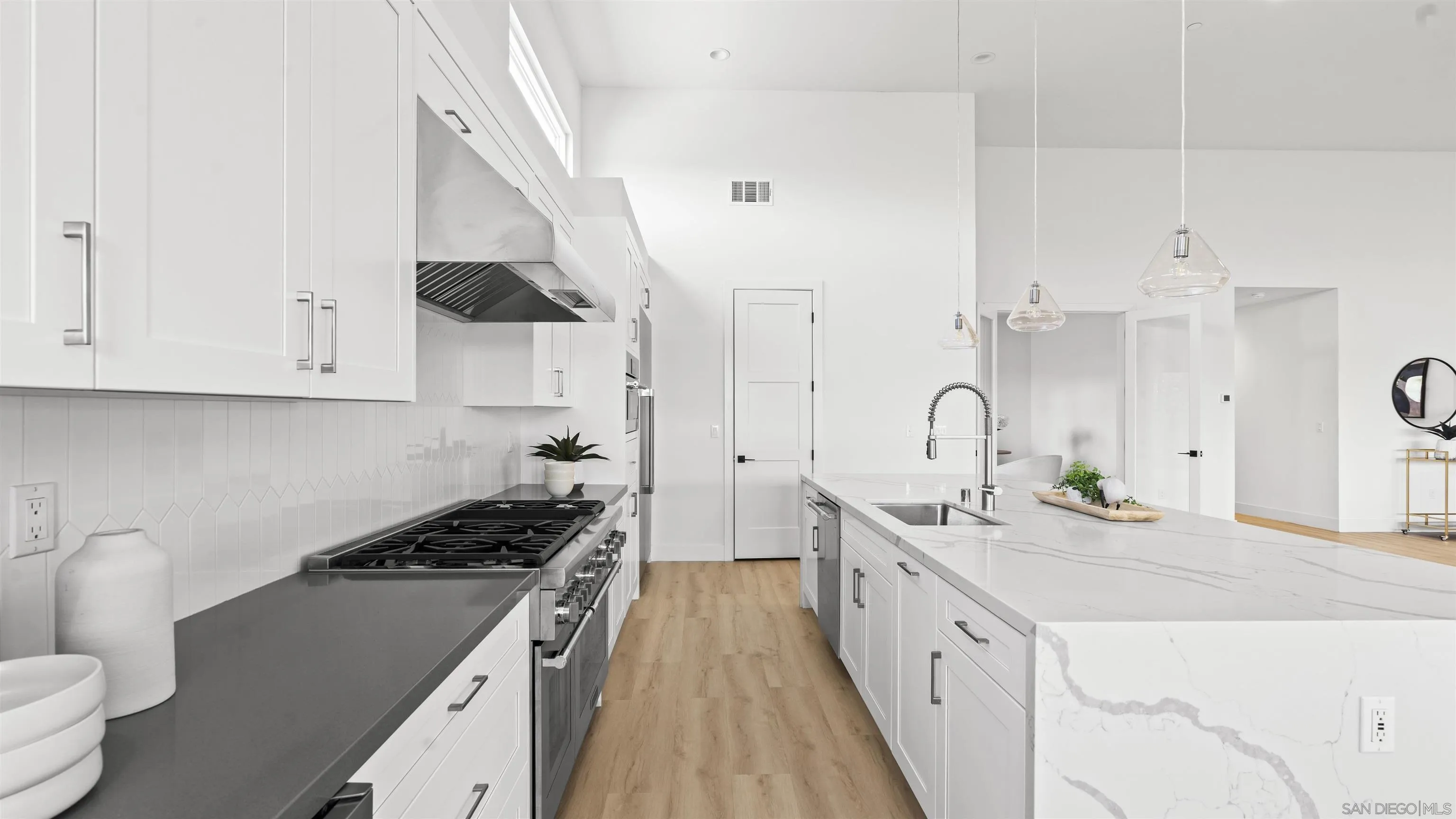 https://cdn.realtyfeed.com/cdn/127/260004414/c51d04c208d4040a50692bb3dd8ff48a.webp