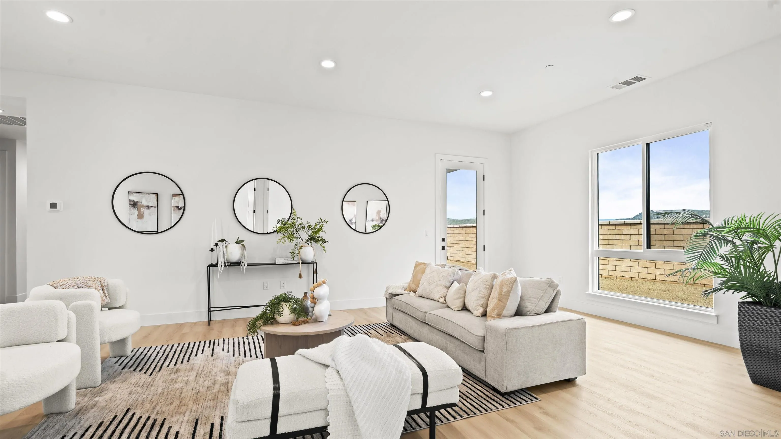 https://cdn.realtyfeed.com/cdn/127/260004414/d3177d6f7e706011f622d18c31a769ee.webp