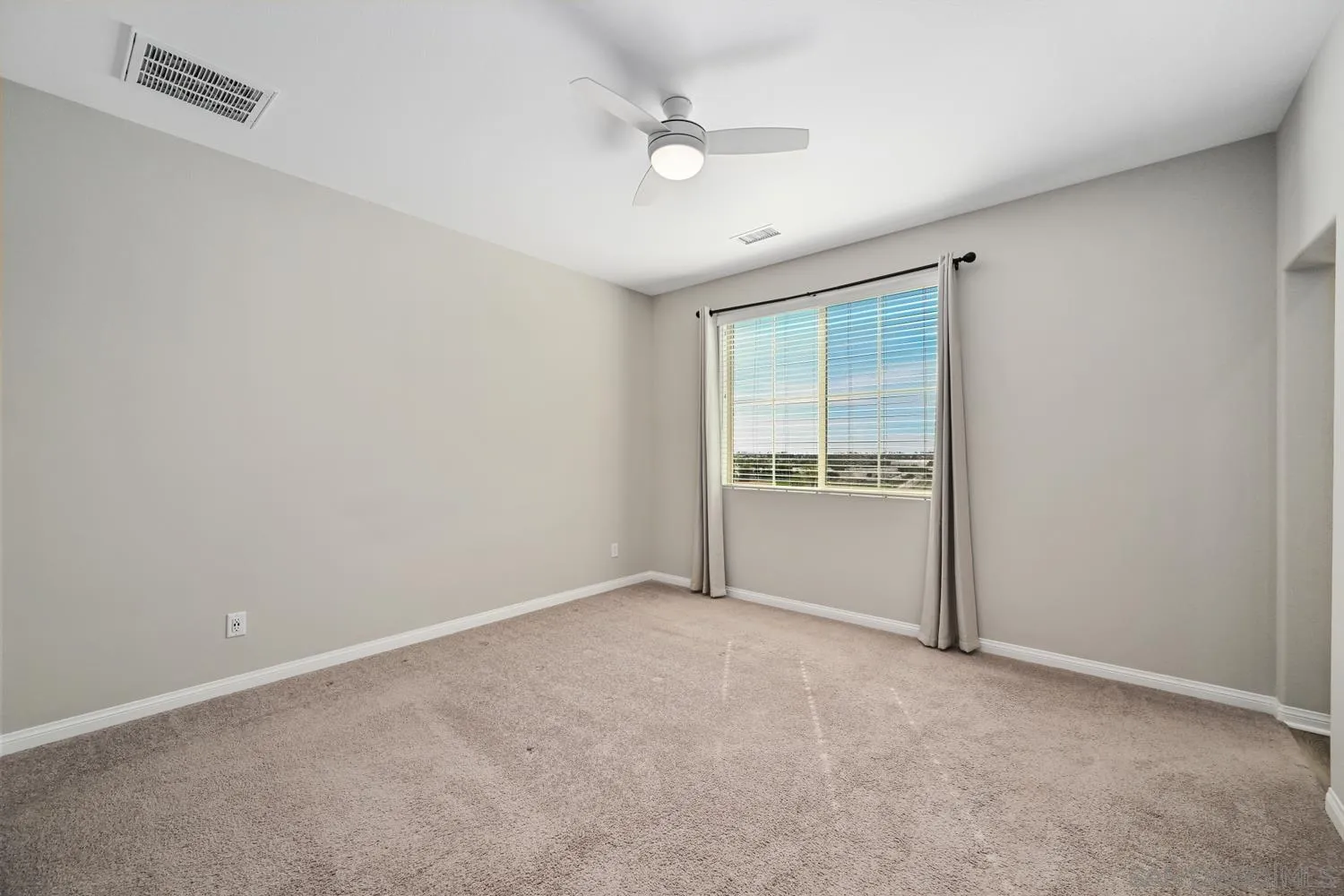 https://cdn.realtyfeed.com/cdn/127/260004416/6a8f0bf84512e74d07301febc7c13cca.webp
