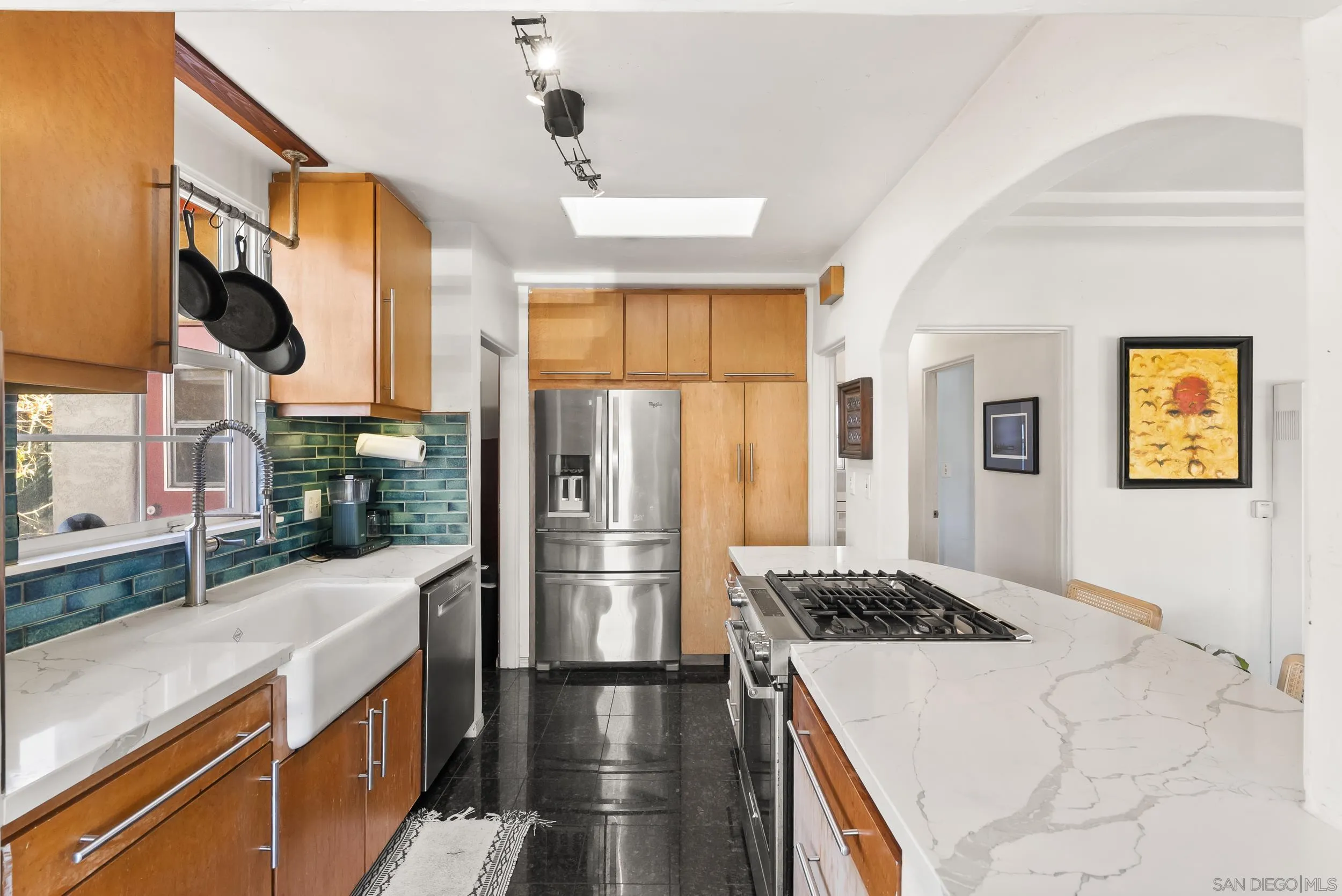 https://cdn.realtyfeed.com/cdn/127/260004421/6ed0512fb799f0fb31f05949bae408d3.webp