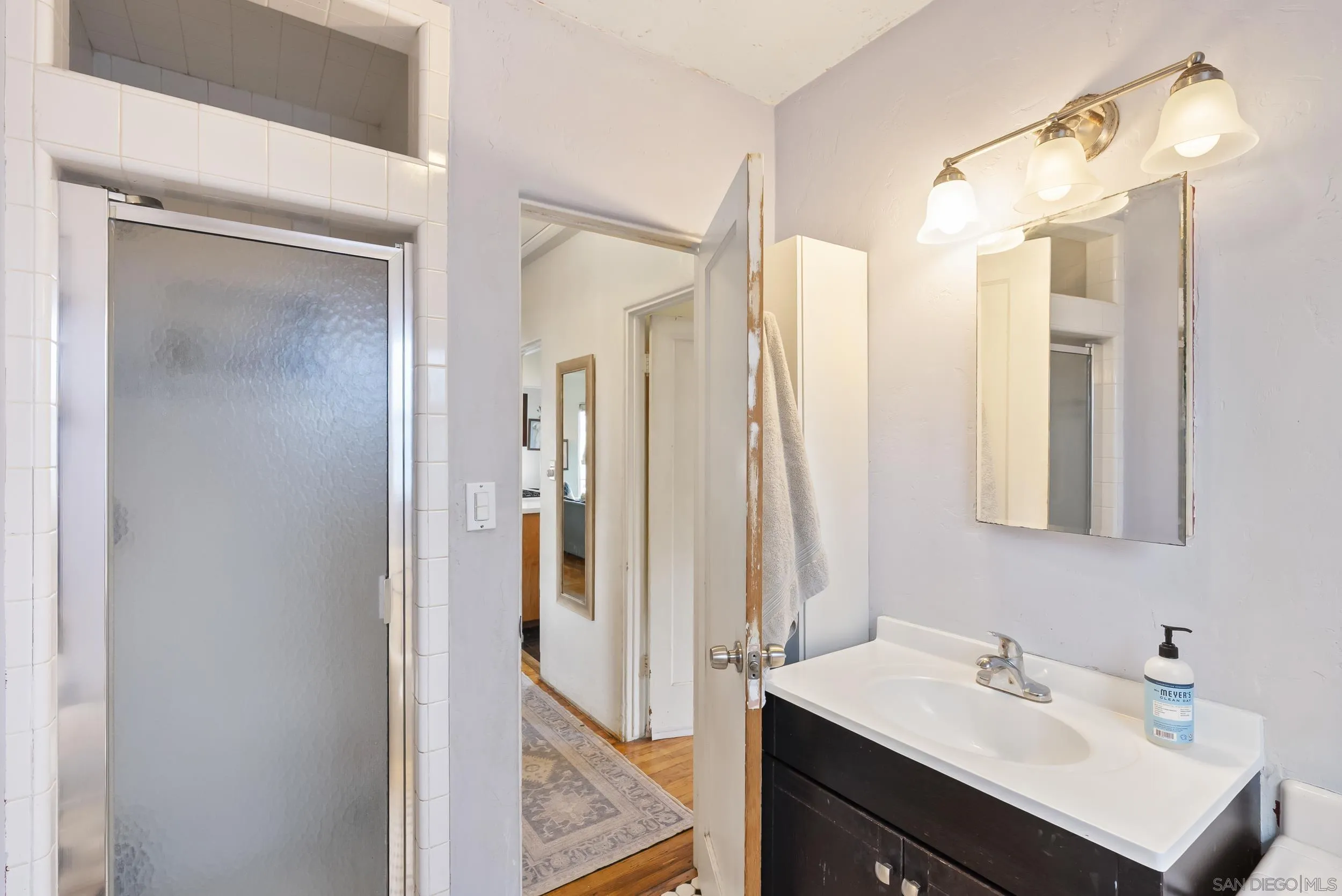 https://cdn.realtyfeed.com/cdn/127/260004421/8f1748b82cfb3a54f359226e8a8b81cd.webp