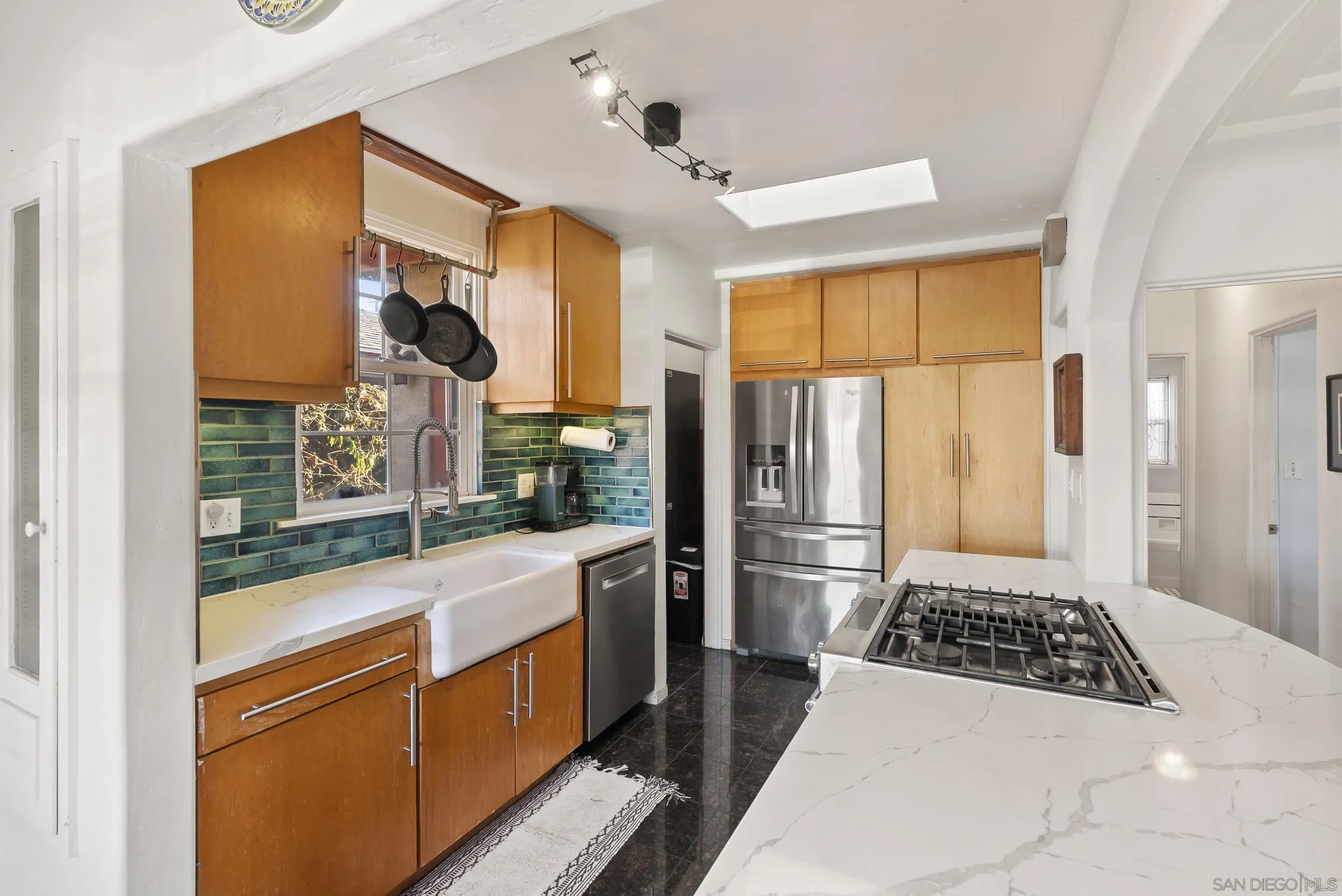 https://cdn.realtyfeed.com/cdn/127/260004421/907c04fb7f46600dc77132d4808d90d1.webp