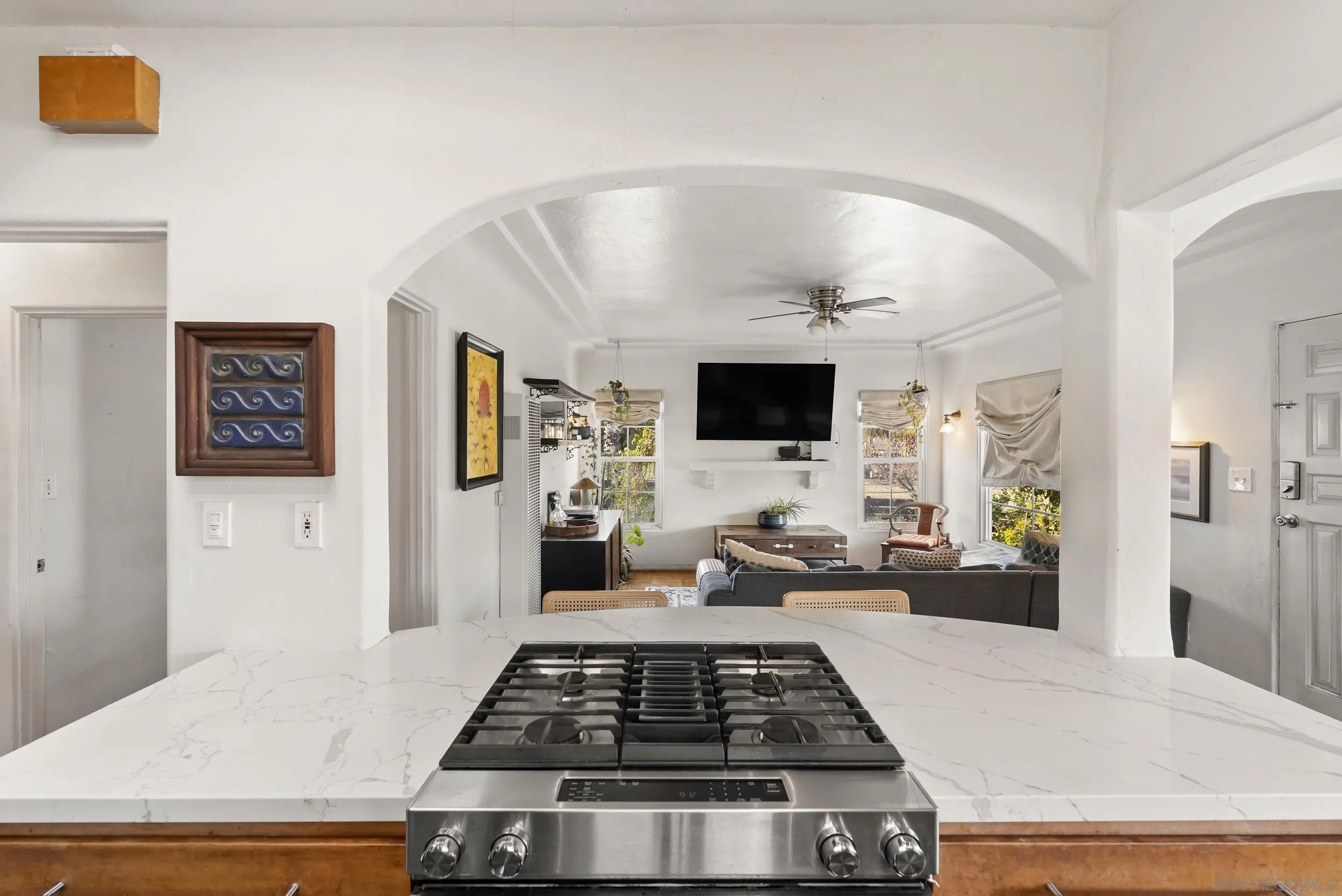 https://cdn.realtyfeed.com/cdn/127/260004421/a4ae252eb5944037854791c0f4779cd8.webp
