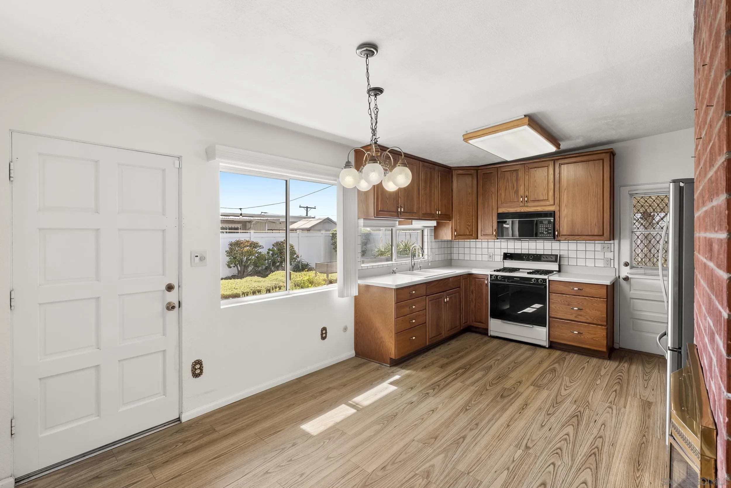 https://cdn.realtyfeed.com/cdn/127/260004422/56bd4a76f0d1a7e7fd894287108f2541.webp