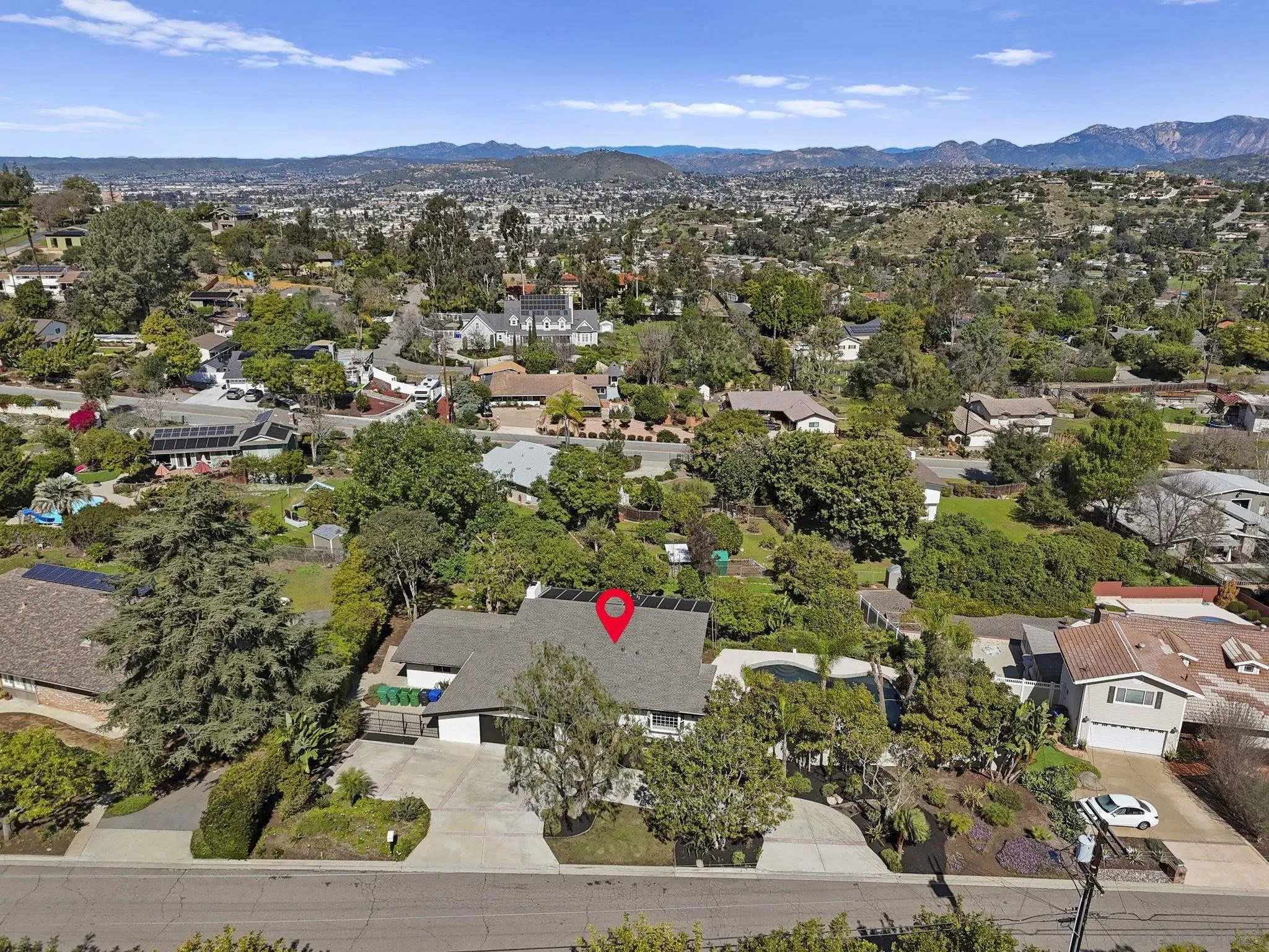 https://cdn.realtyfeed.com/cdn/127/260004423/7a37dc888180add1bda77954551c8f11.webp