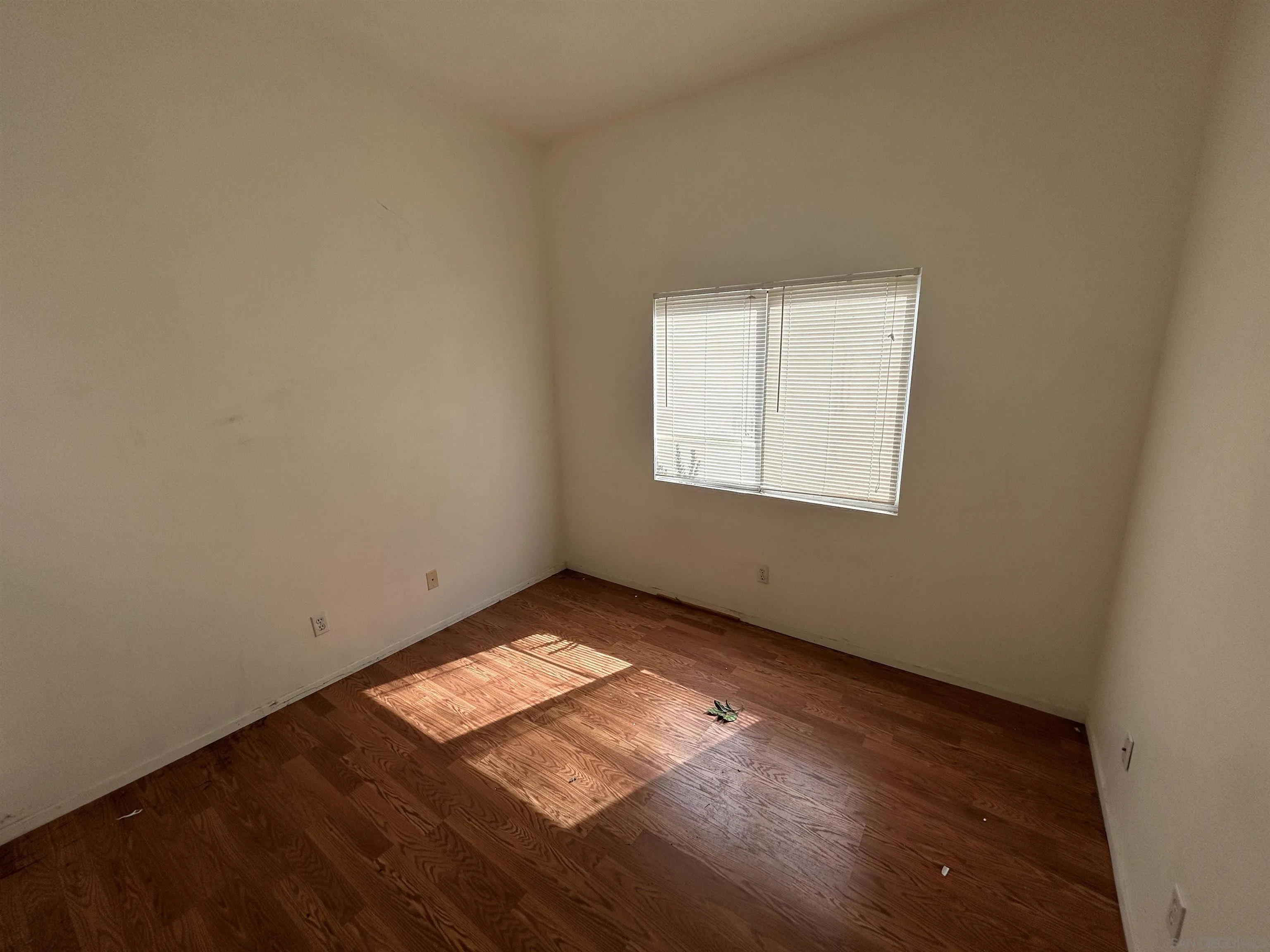https://cdn.realtyfeed.com/cdn/127/260004424/4ecd32913f7a76701492f909d08c61c2.webp