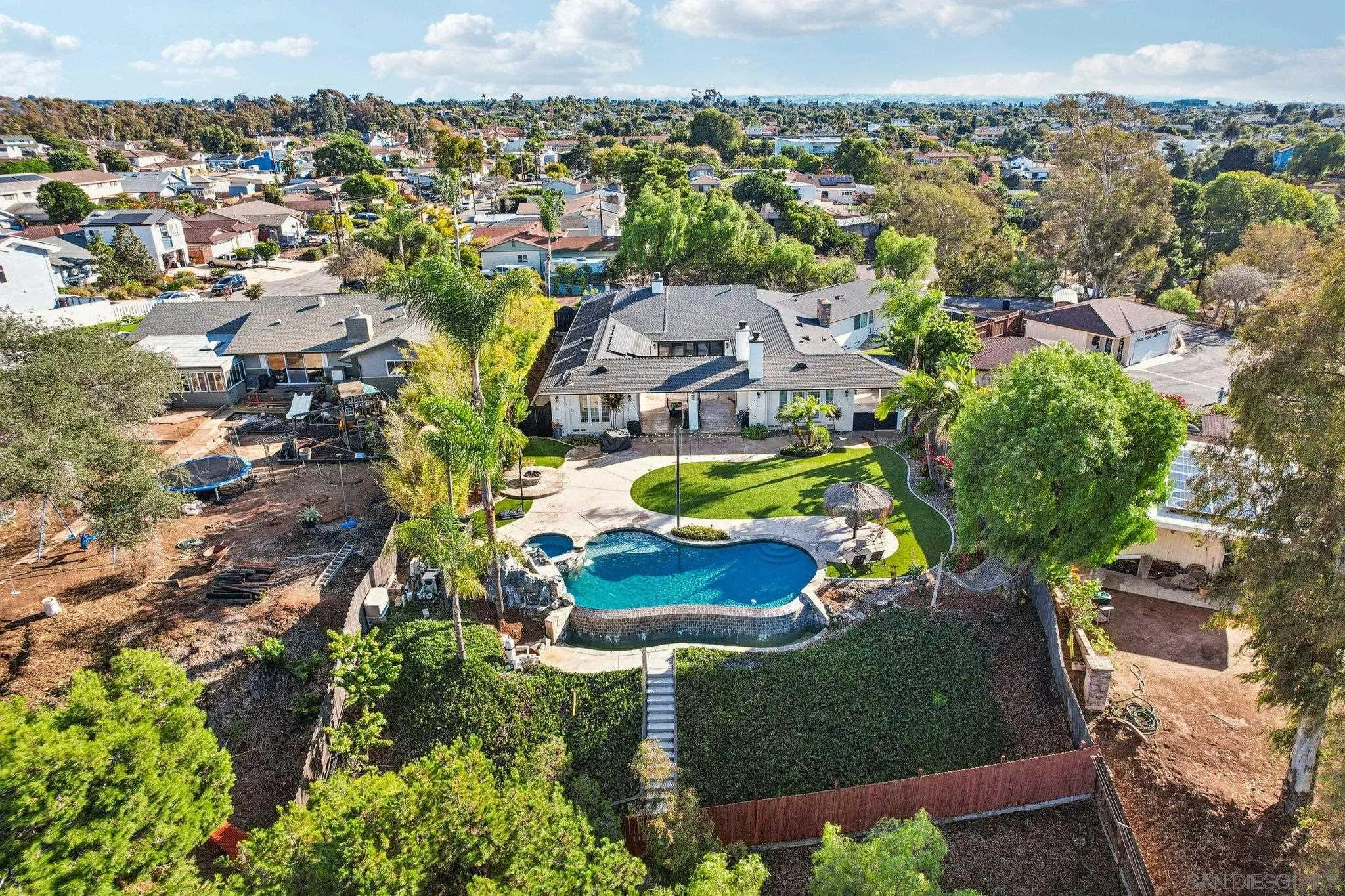 https://cdn.realtyfeed.com/cdn/127/260004426/1ea4e2b40f4cdcef822311fe0deb43ab.webp