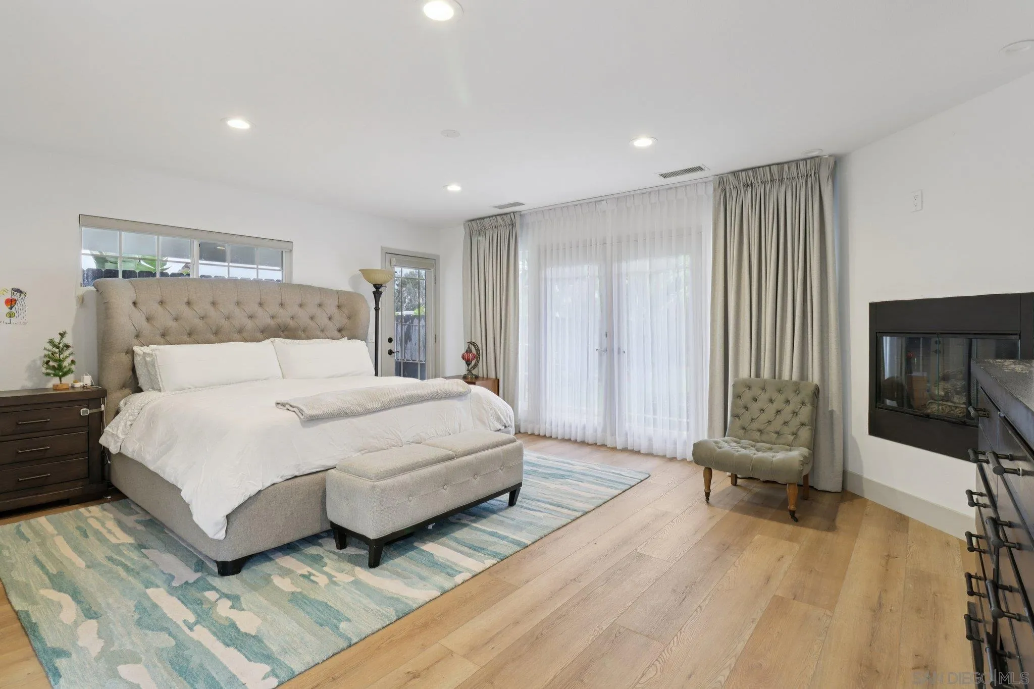 https://cdn.realtyfeed.com/cdn/127/260004426/265d9f1475b4e7c902a7f3f3e729b430.webp