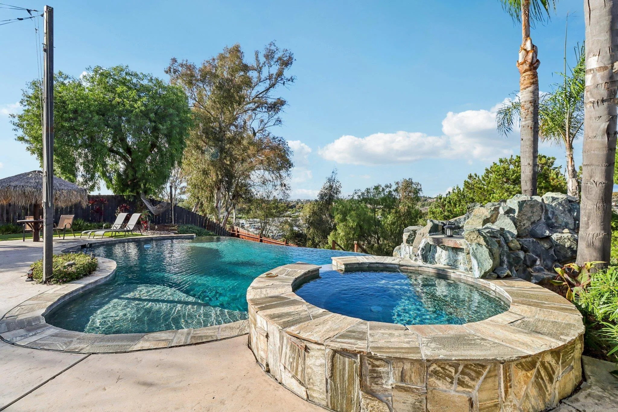 https://cdn.realtyfeed.com/cdn/127/260004426/3928cda1e34fa763b54b5e6c6531b423.webp