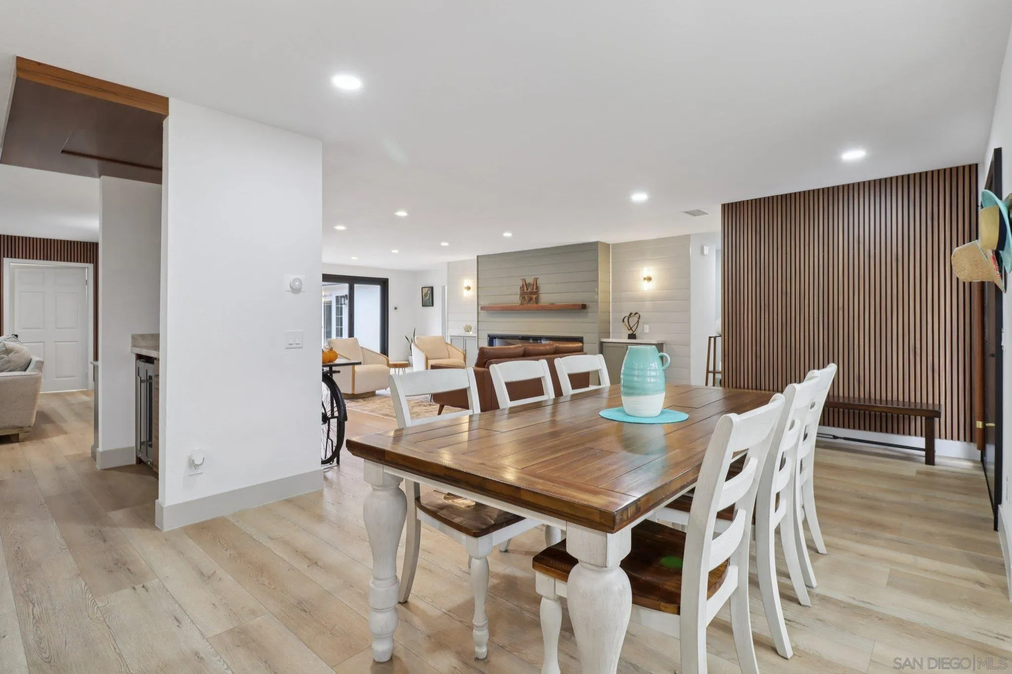 https://cdn.realtyfeed.com/cdn/127/260004426/46b0c708eb8450bca3ec7b0179cd5cd3.webp