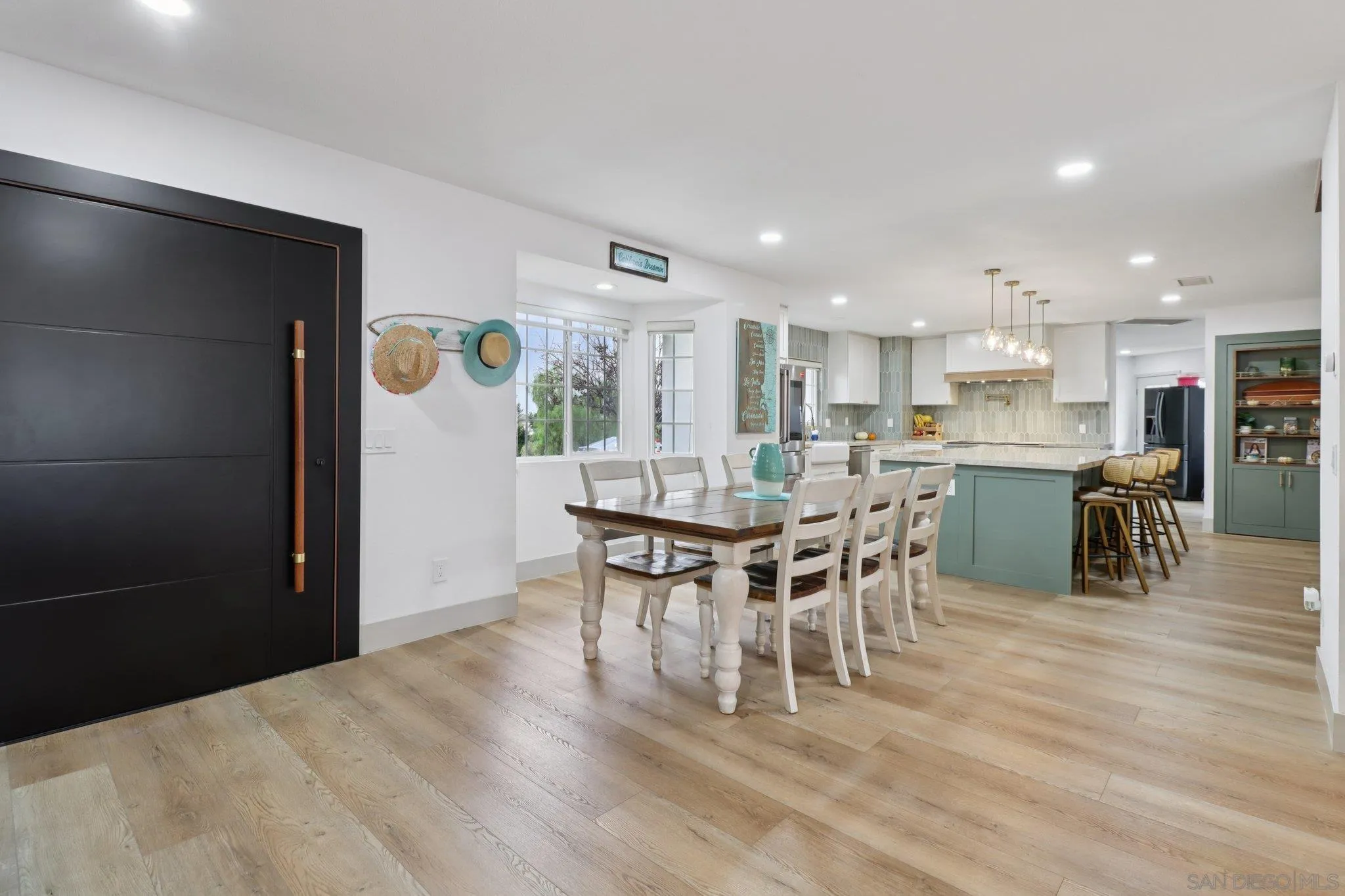 https://cdn.realtyfeed.com/cdn/127/260004426/4d96ad1b2d50b1690395eca74ad228c6.webp