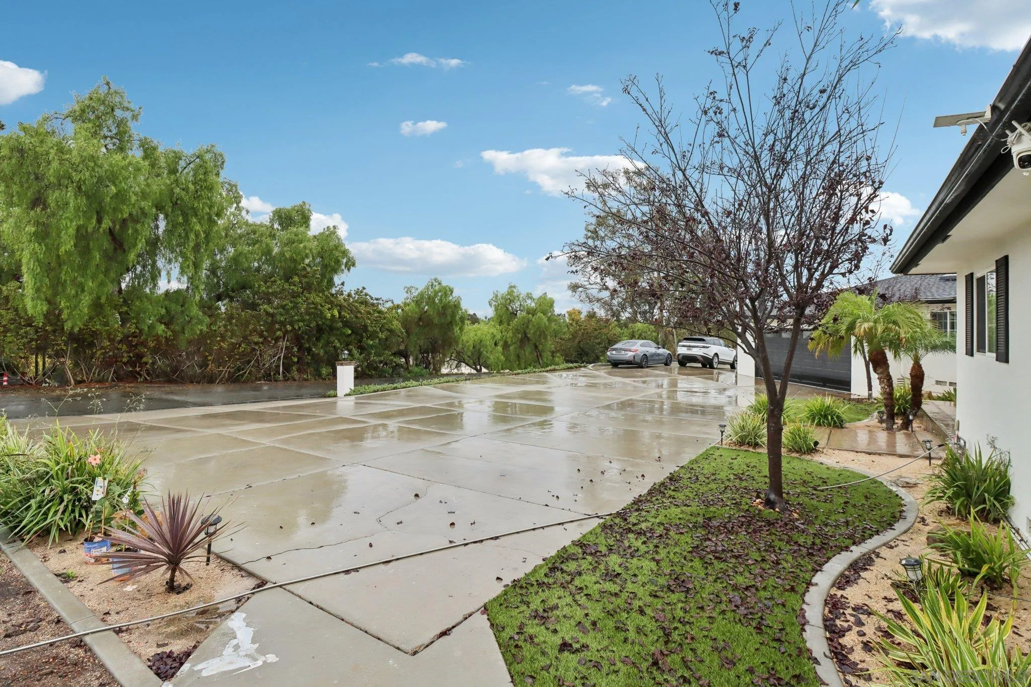 https://cdn.realtyfeed.com/cdn/127/260004426/54d766577601c4591db2abdc06fad975.webp