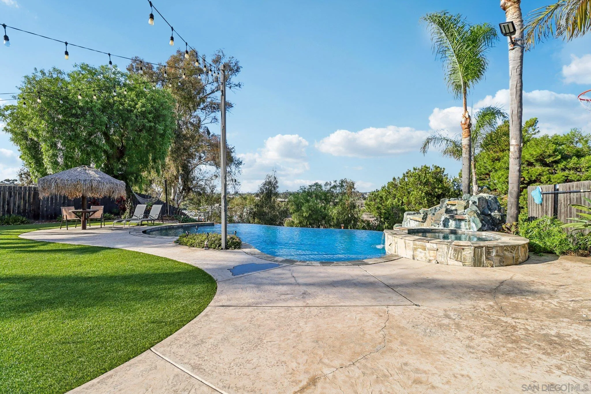 https://cdn.realtyfeed.com/cdn/127/260004426/5701f00c5549a4d8a285f486b50fb2d1.webp