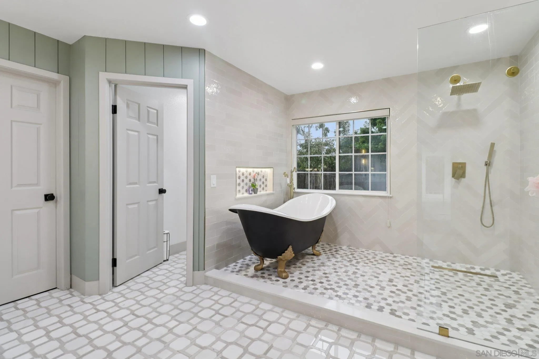 https://cdn.realtyfeed.com/cdn/127/260004426/6994f0ccf870fa53e2264d8dc5e9a6e7.webp
