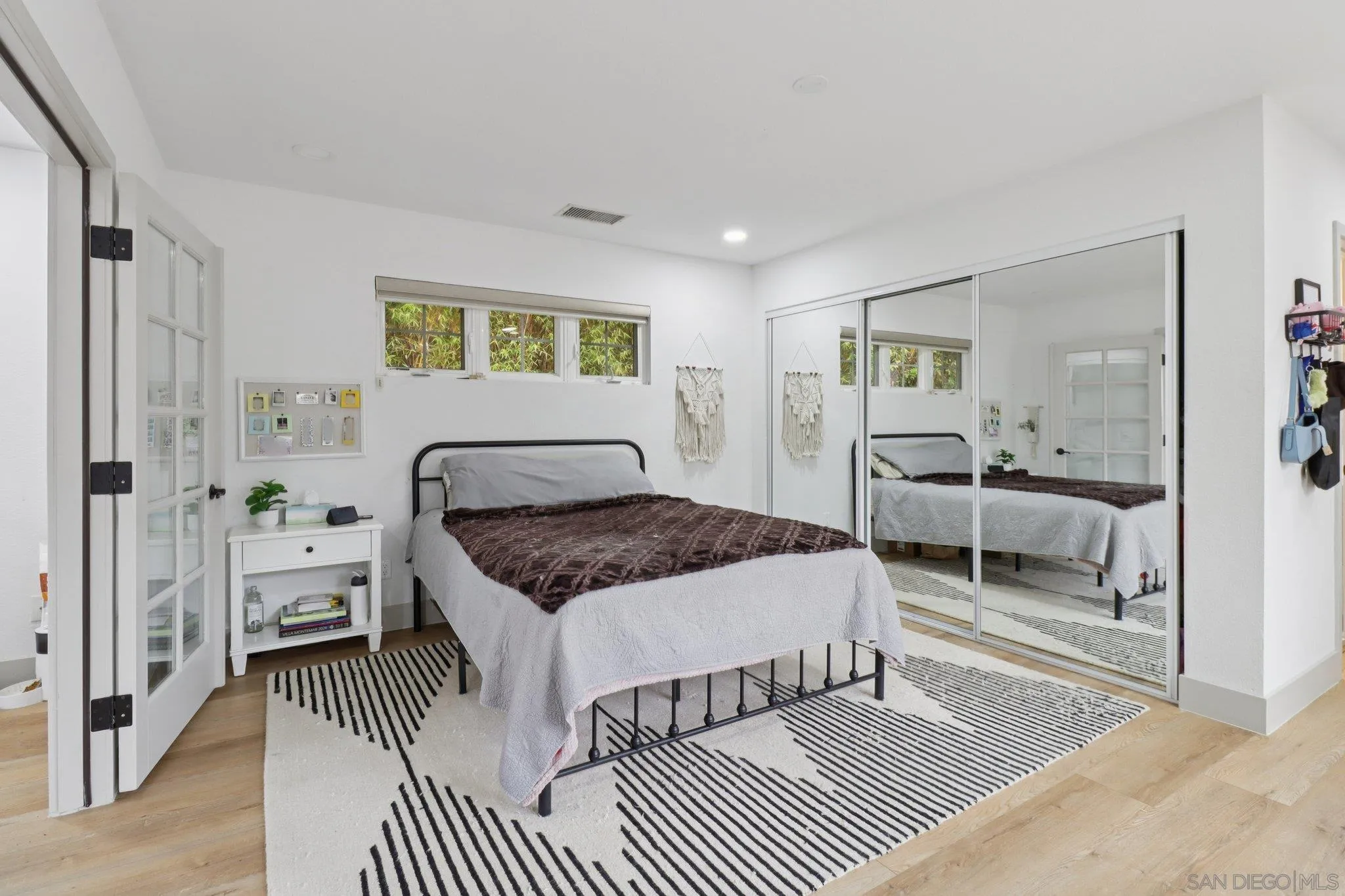 https://cdn.realtyfeed.com/cdn/127/260004426/6e82af732be5e5b3cd9e1a23dab9f1c1.webp