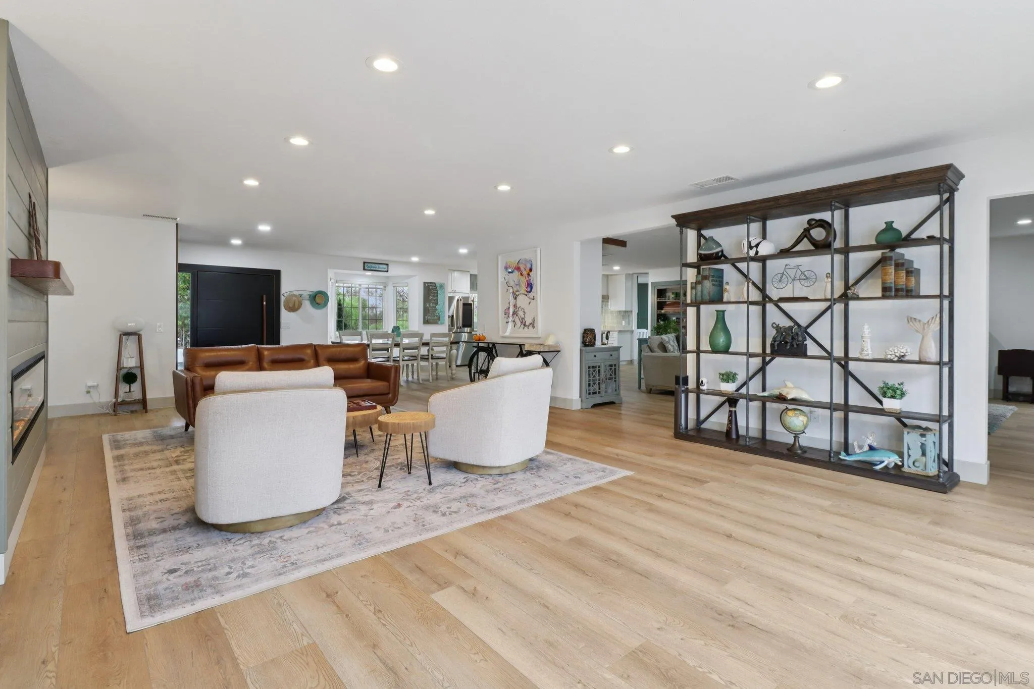 https://cdn.realtyfeed.com/cdn/127/260004426/732ca74f4f2af9484bf1b5ac1c9facb9.webp