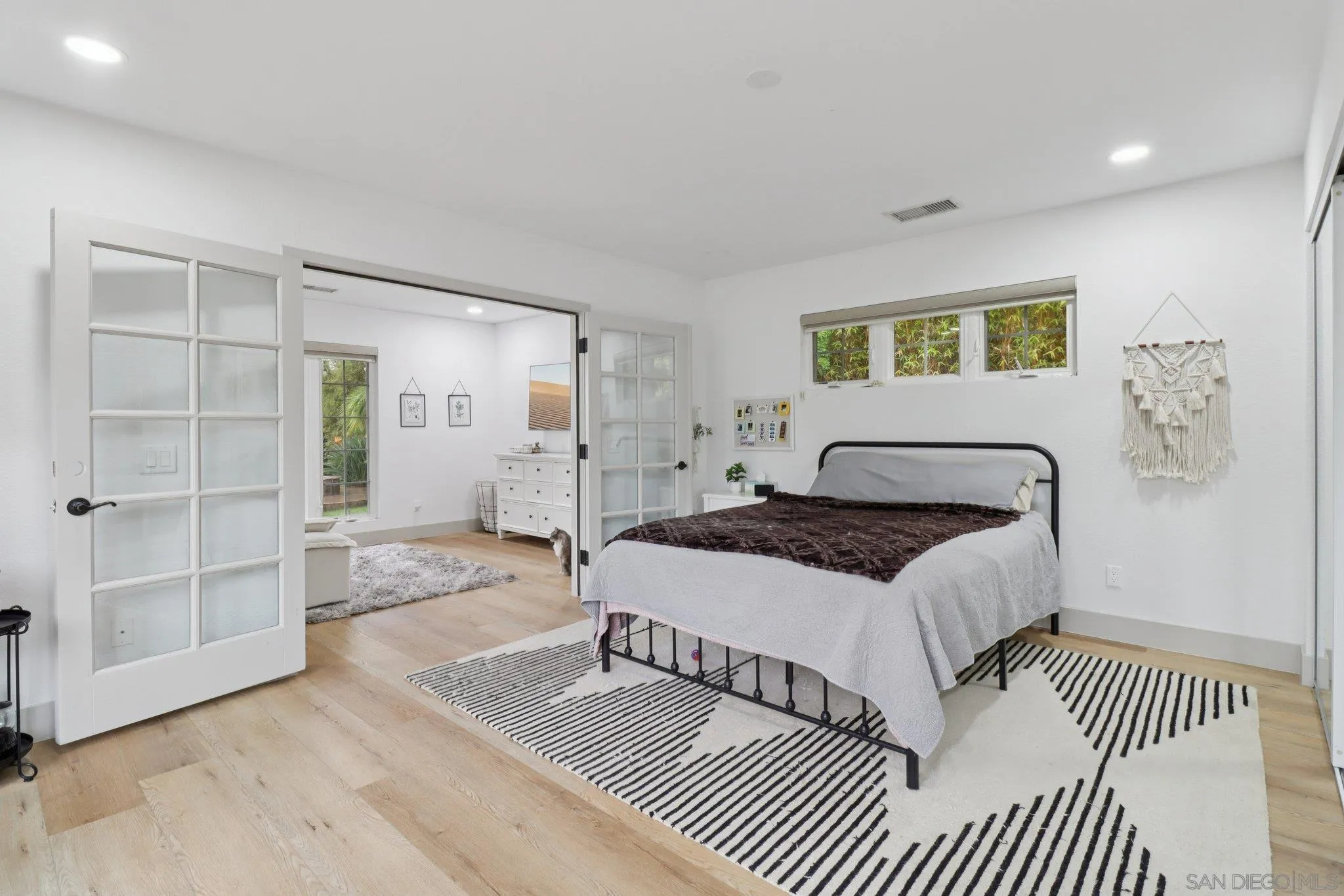https://cdn.realtyfeed.com/cdn/127/260004426/f22c7d227b5ee4993b18a37ebf8e8c69.webp