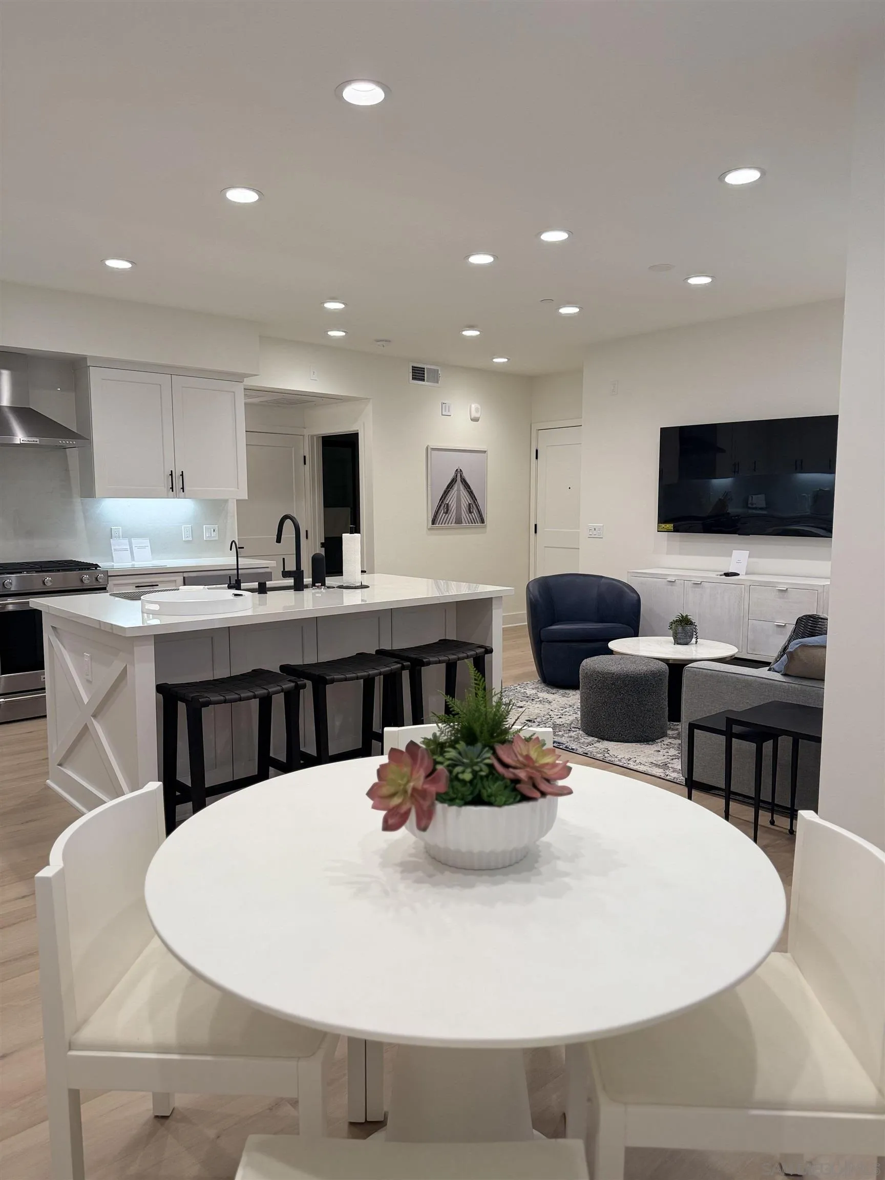 Photo #4: 260004434 Listing: Photo #4