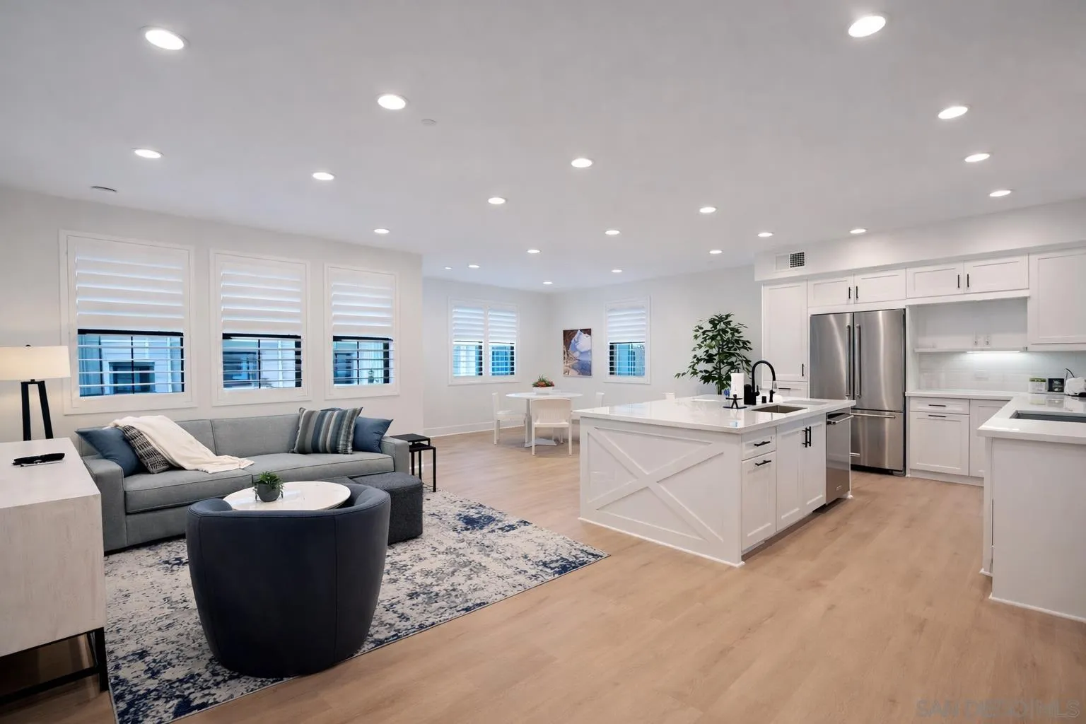 https://cdn.realtyfeed.com/cdn/127/260004434/d9f6713ea34e367925222f325d54304e.webp