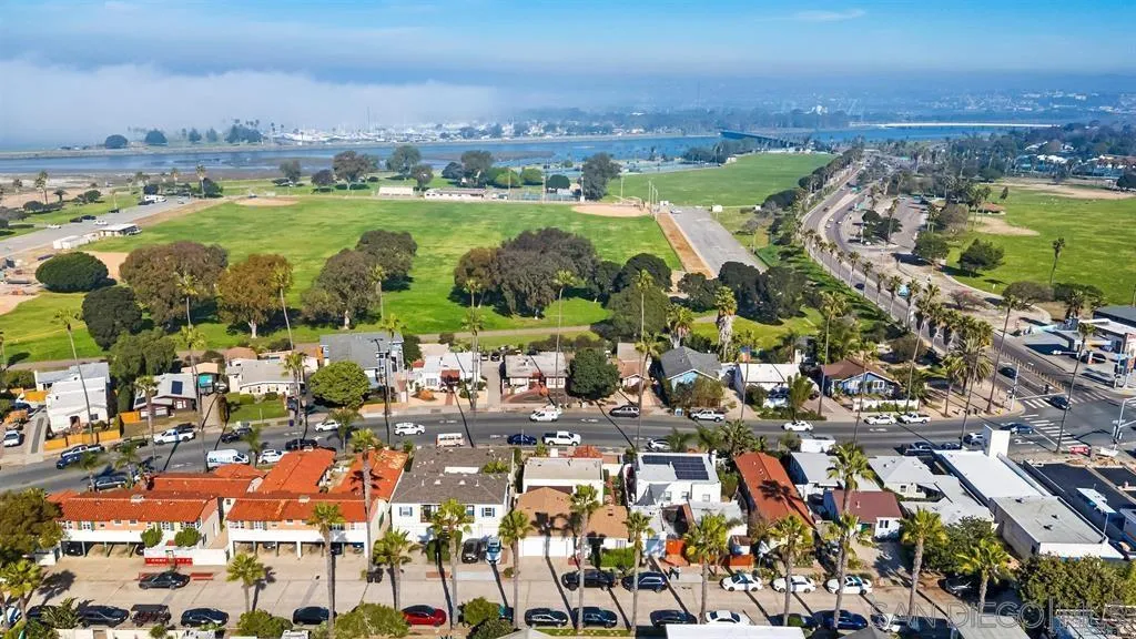 https://cdn.realtyfeed.com/cdn/127/260004439/3afac13810c6150462d91cf9c1c5a0b7.webp