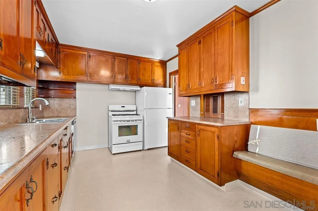 https://cdn.realtyfeed.com/cdn/127/260004439/e24be6cf51ef56604280af0b6b160908.webp