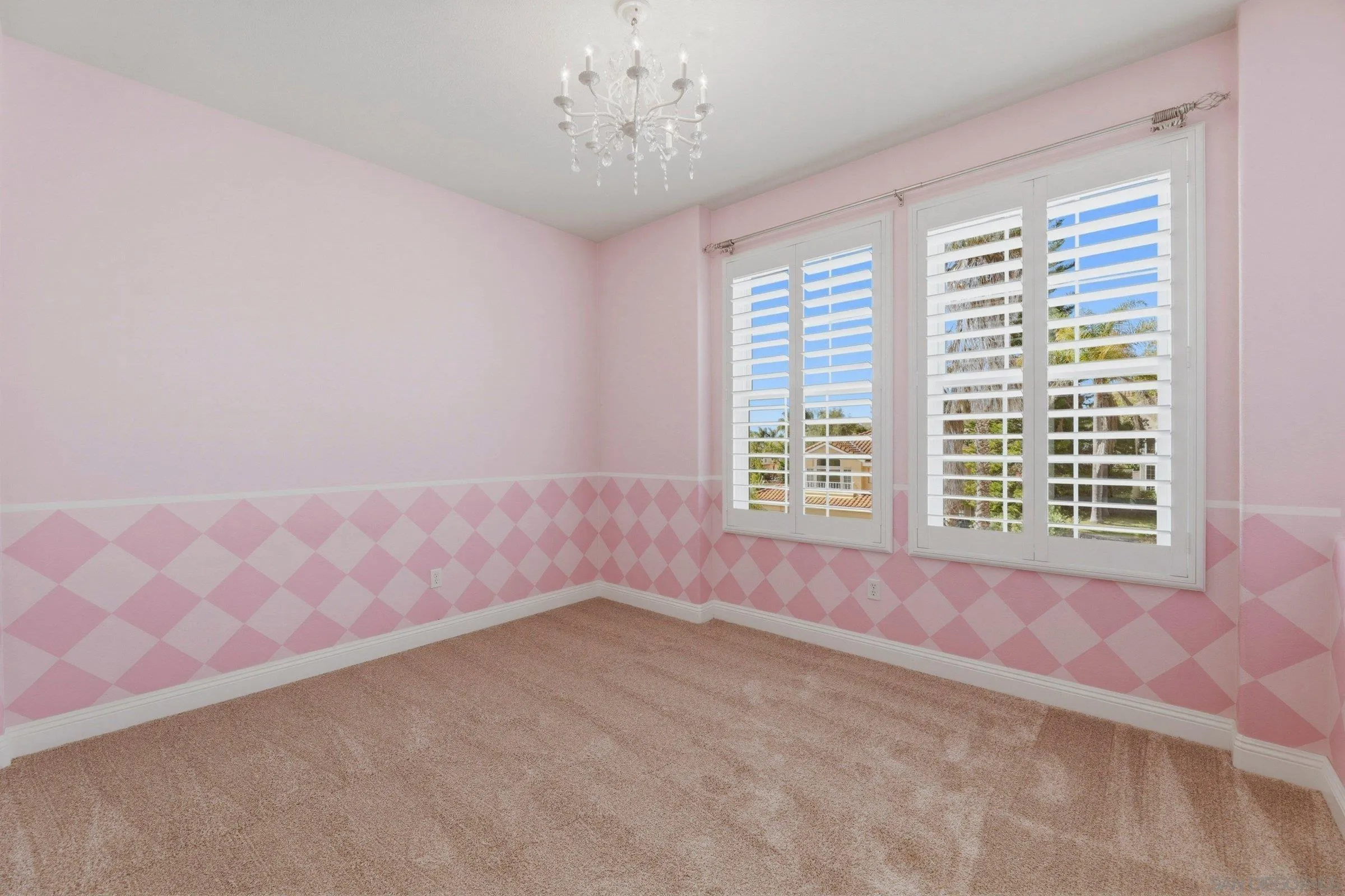 https://cdn.realtyfeed.com/cdn/127/260004444/58618da39addd706e79edbba7f2725c0.webp