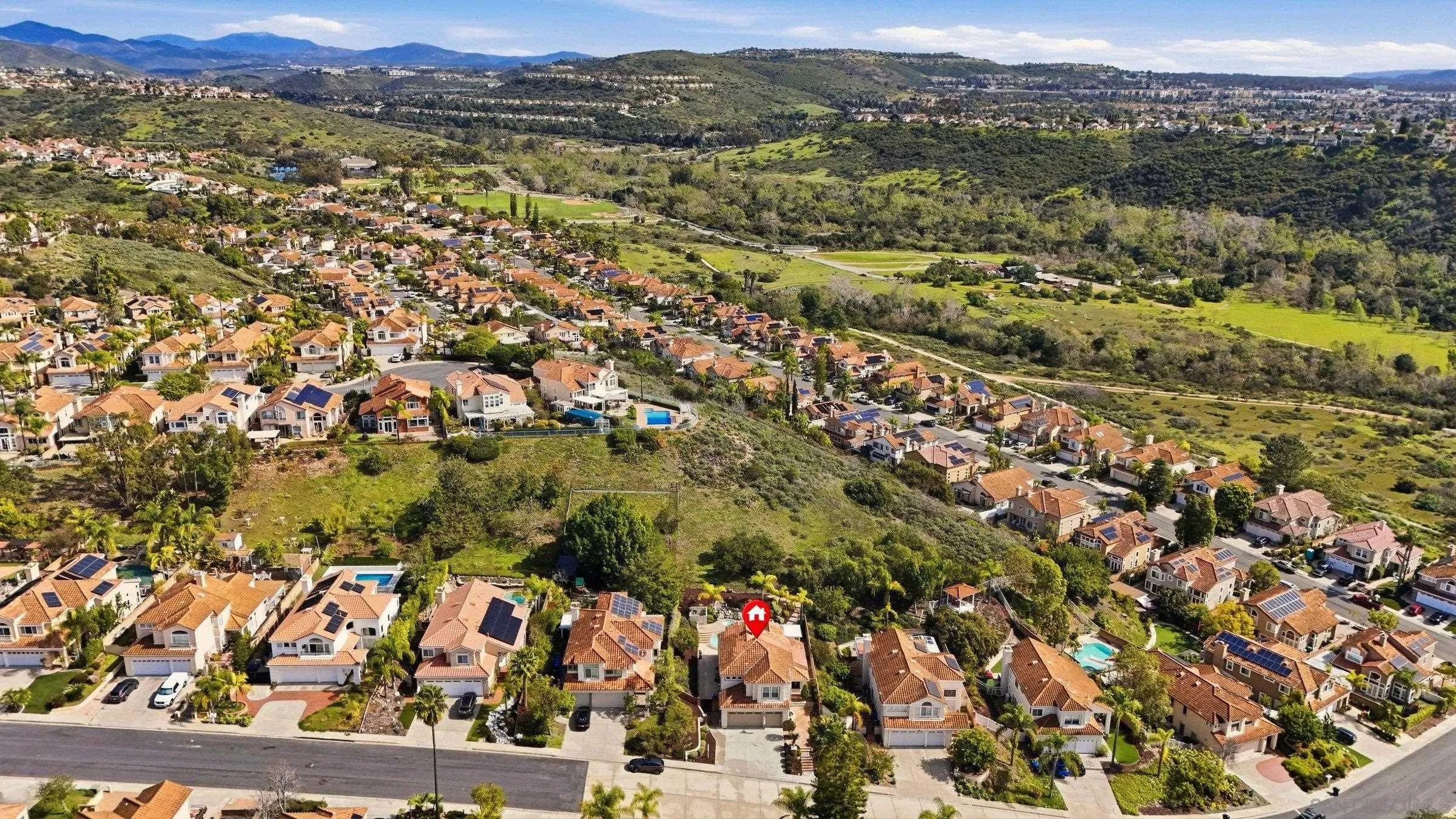 https://cdn.realtyfeed.com/cdn/127/260004444/696296784b13a1f114015d5fd1db4319.webp
