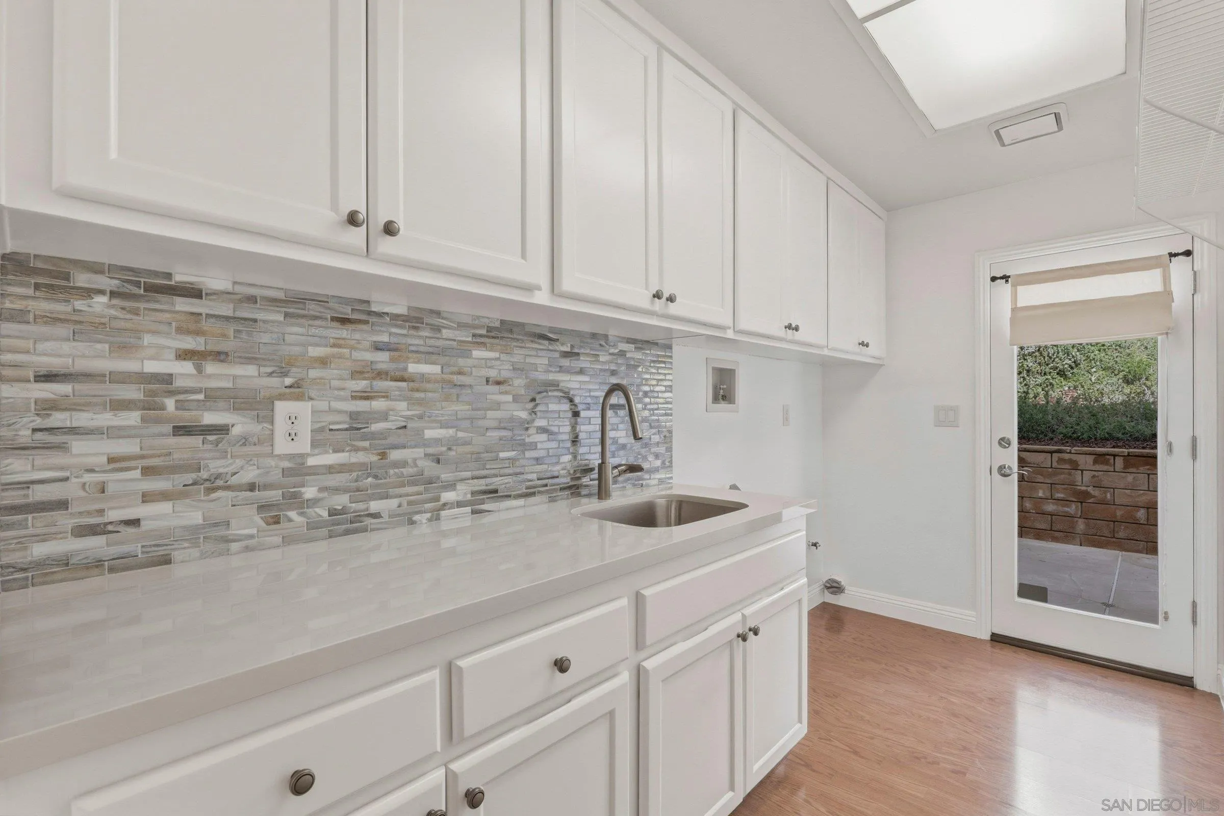 https://cdn.realtyfeed.com/cdn/127/260004444/ce65571a5965fccbb206cc5485f08c39.webp