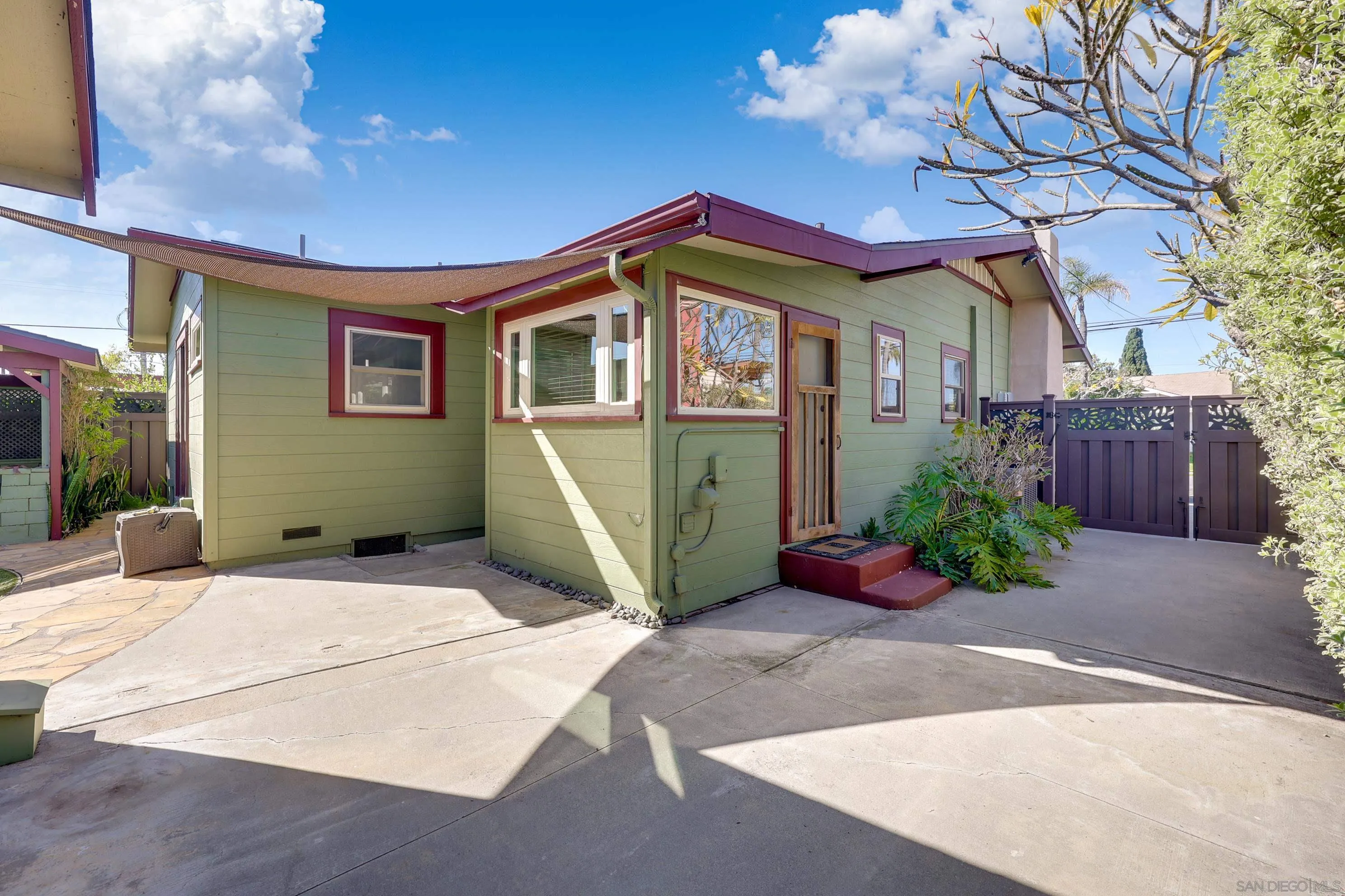 https://cdn.realtyfeed.com/cdn/127/260004445/00e6f2a9a521f493f0b71d44ae45c861.webp