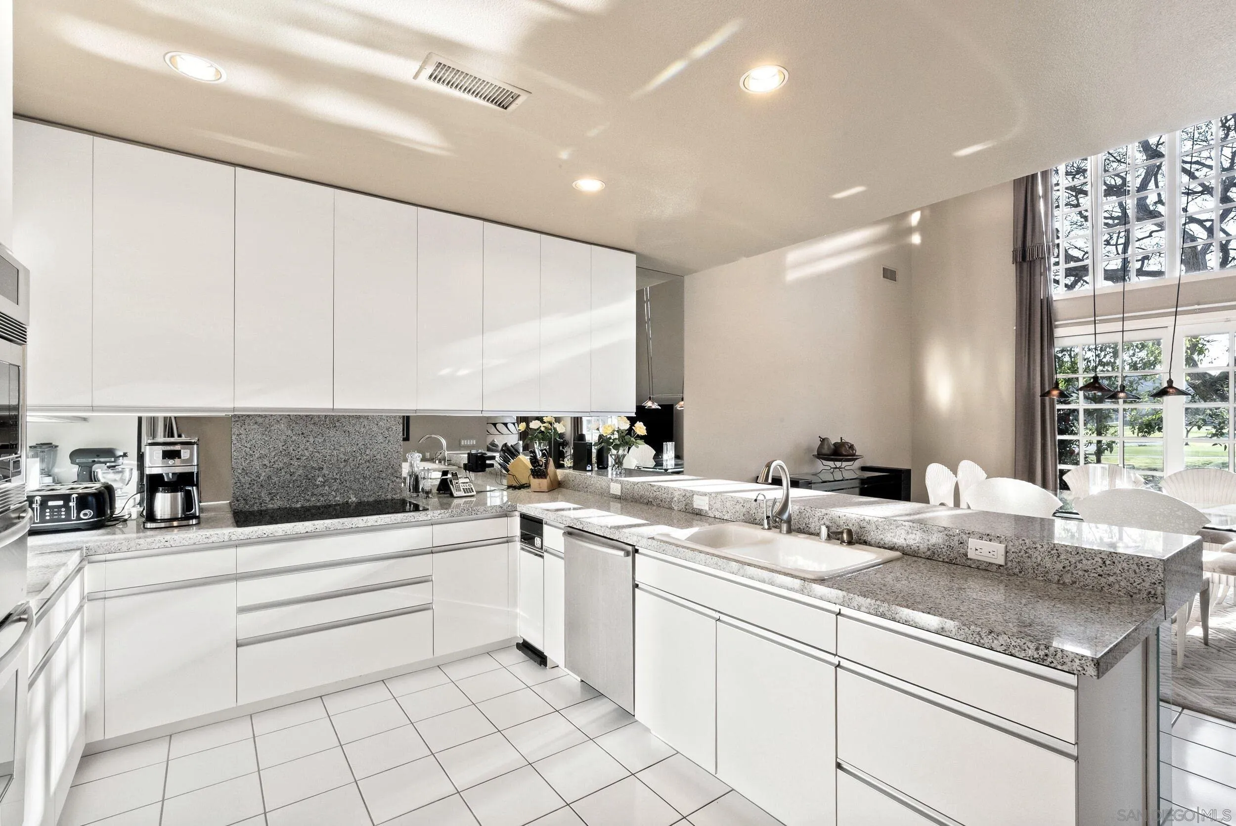 7437 Avenida De Palais, Carlsbad, CA, 92009