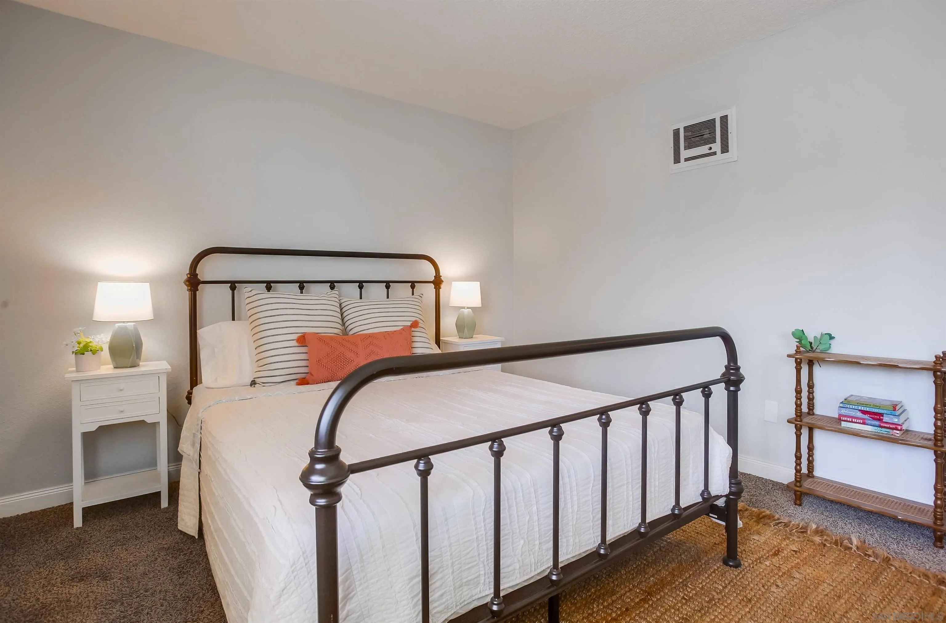 https://cdn.realtyfeed.com/cdn/127/260004448/9adf40d80bfa31752b2113517ce0131b.webp