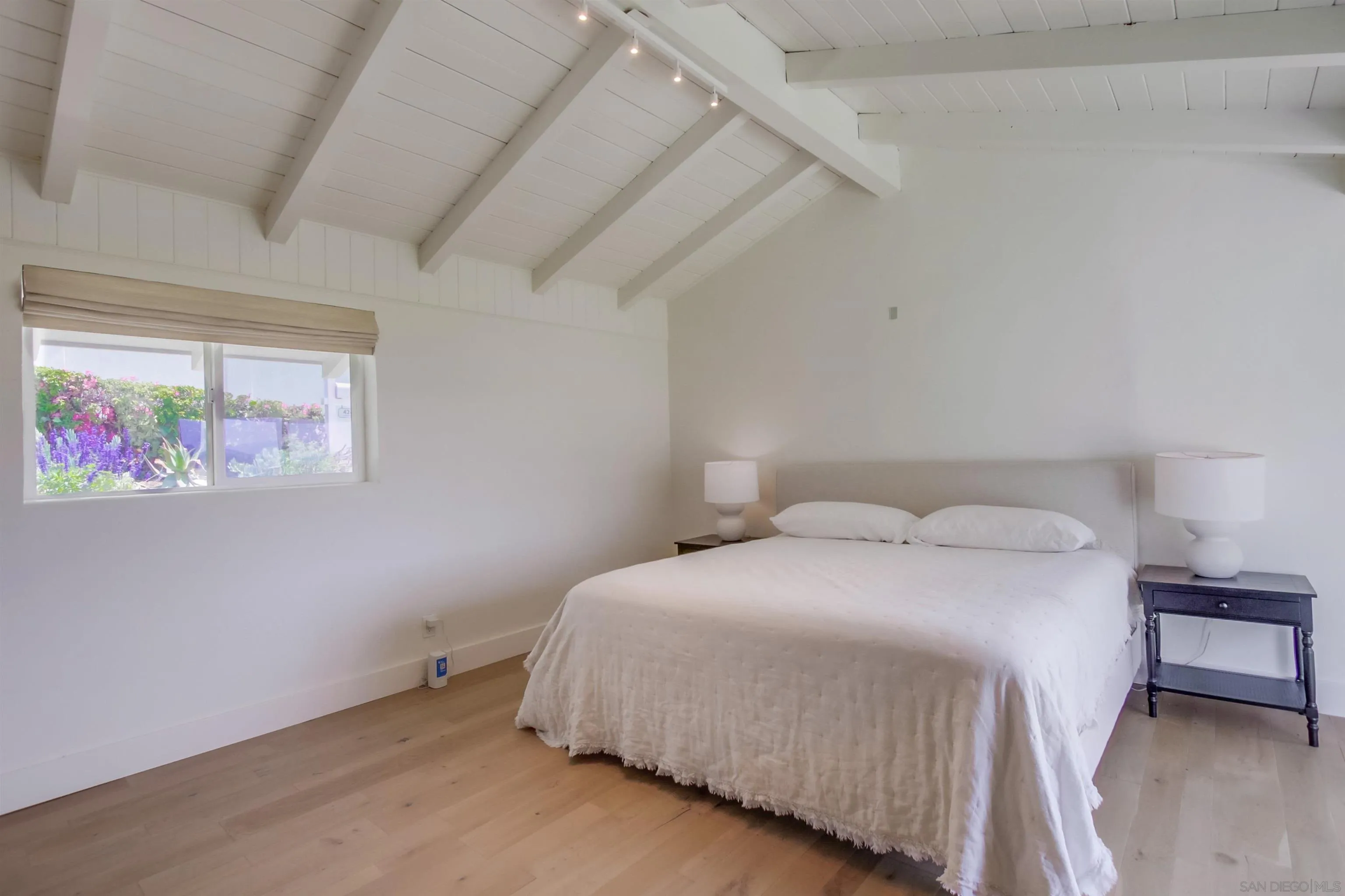 https://cdn.realtyfeed.com/cdn/127/260004449/917c581b518ba1f3da39474497b12105.webp
