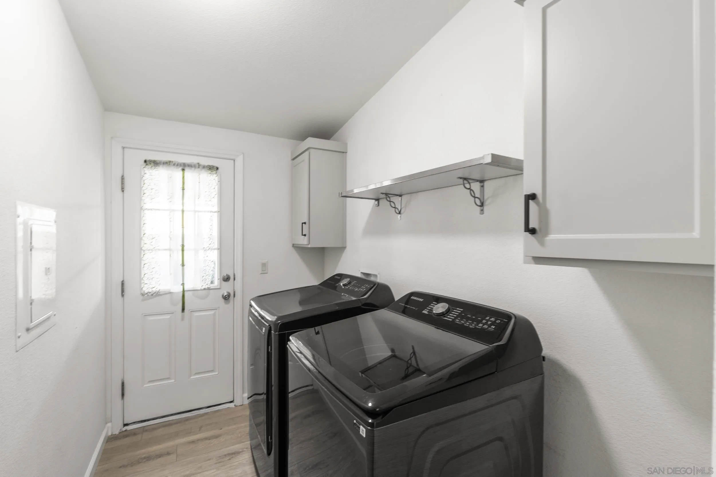 https://cdn.realtyfeed.com/cdn/127/260004451/1ff52e0a7409994348d7815faea9ffcd.webp