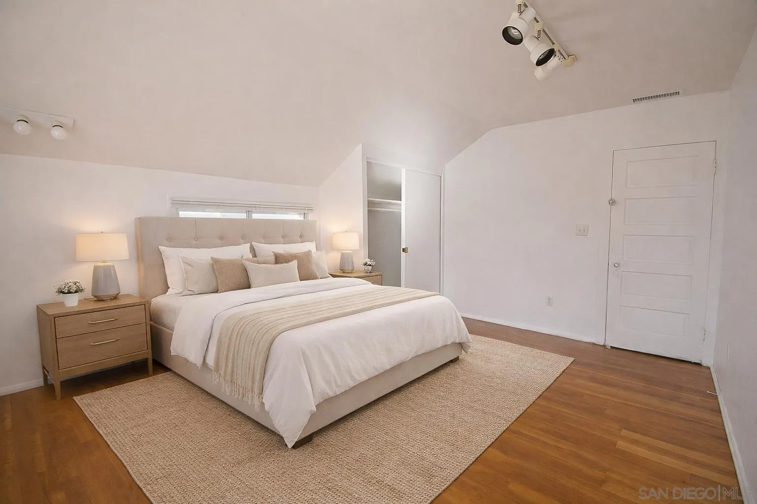 https://cdn.realtyfeed.com/cdn/127/260004461/185ed3a5563d85bfc87ba9f016d1f099.webp