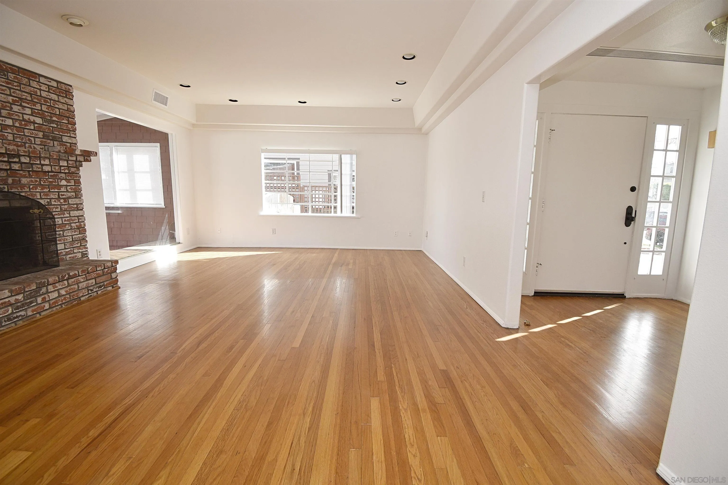 https://cdn.realtyfeed.com/cdn/127/260004461/5c58823776eed07b90e27aa9a27864b2.webp