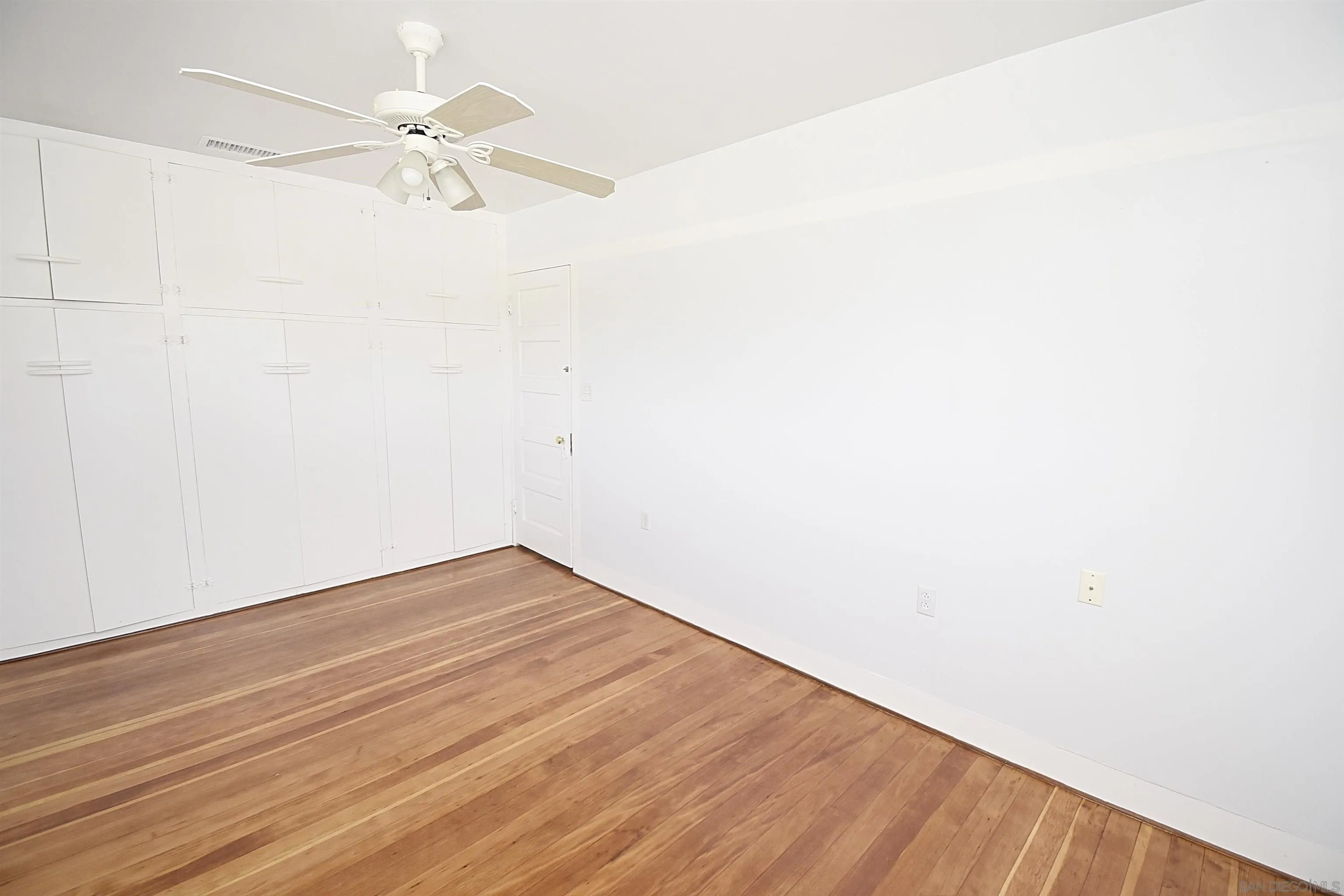 https://cdn.realtyfeed.com/cdn/127/260004461/73646514e0669141e8b2c0ab597e412f.webp