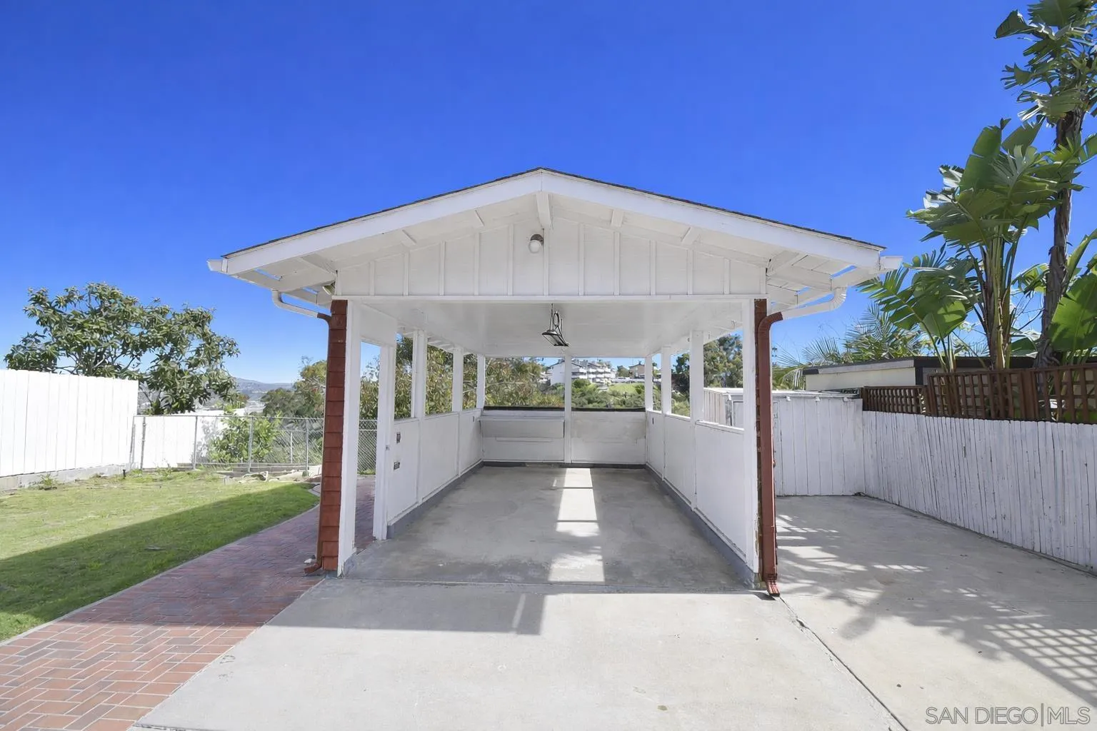 https://cdn.realtyfeed.com/cdn/127/260004461/d22e1809f1a33bb4f56458ba73a00e84.webp
